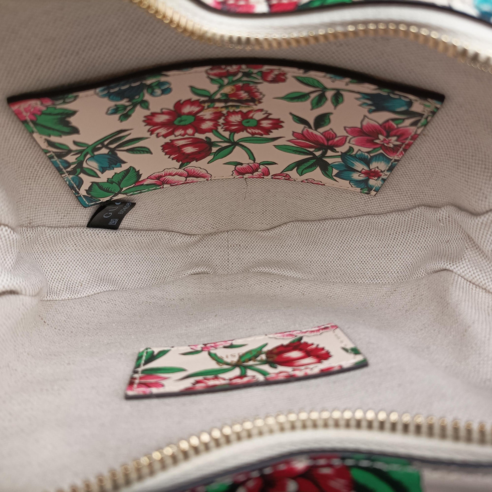 Pre-owned Gucci Interlocking G Flower Print Heart White×Multicolour Leather 740355 shoulderbag | stylenewstar