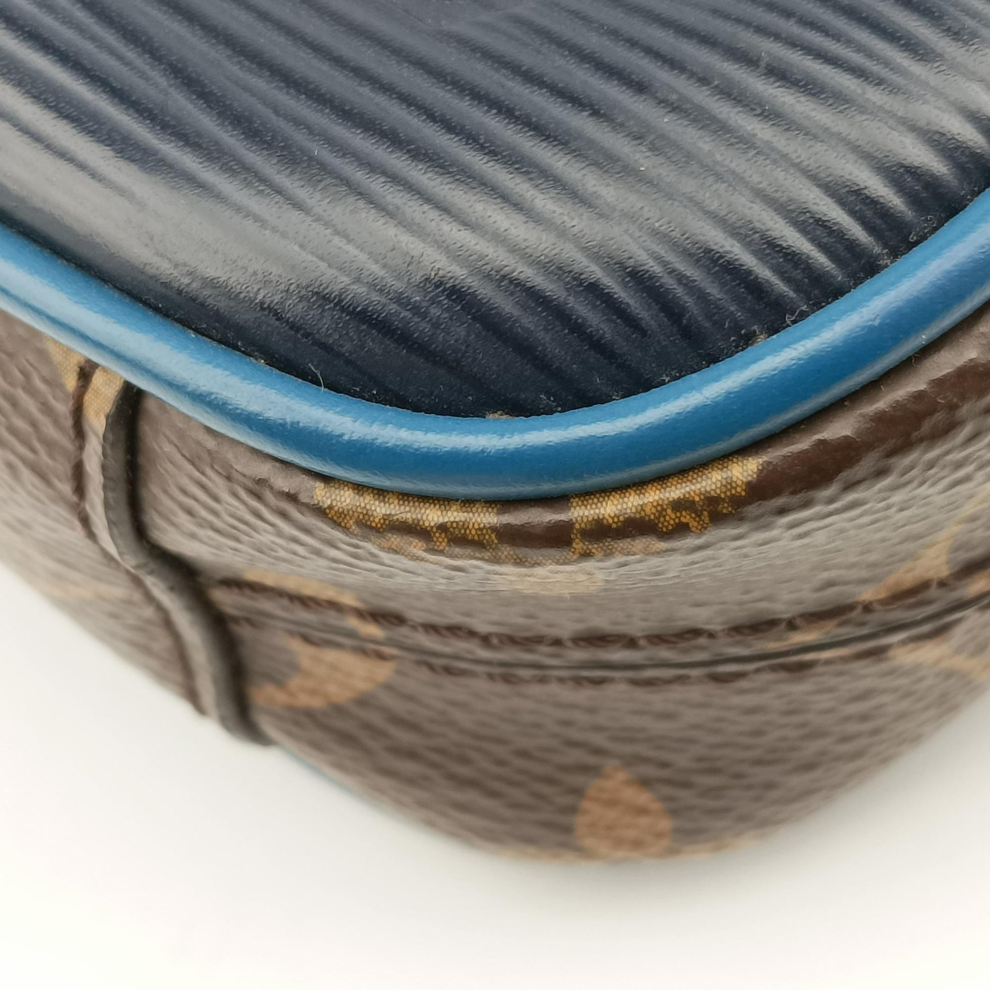 Pre-owned Louis Vuitton Danube Slim PＭ brown×navy Monogram Canvas×epi M51459 shoulderbag | stylenewstar