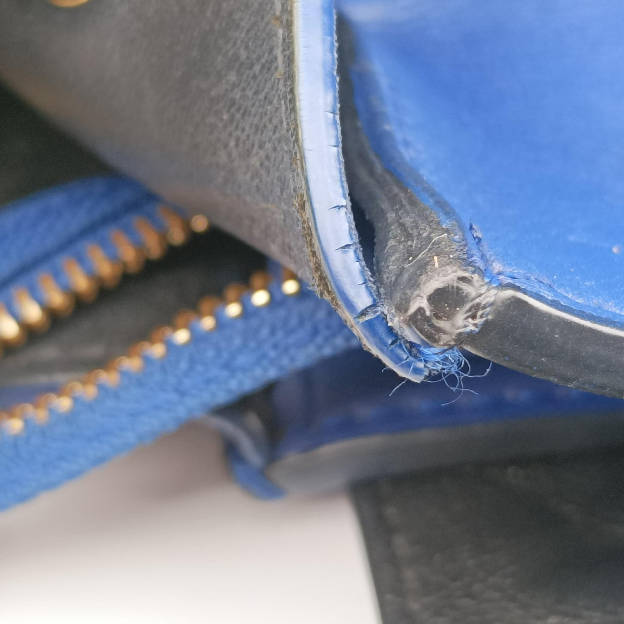 Pre-owned Celine Trapeze Blue Leather×suede  shoulderbag | stylenewstar