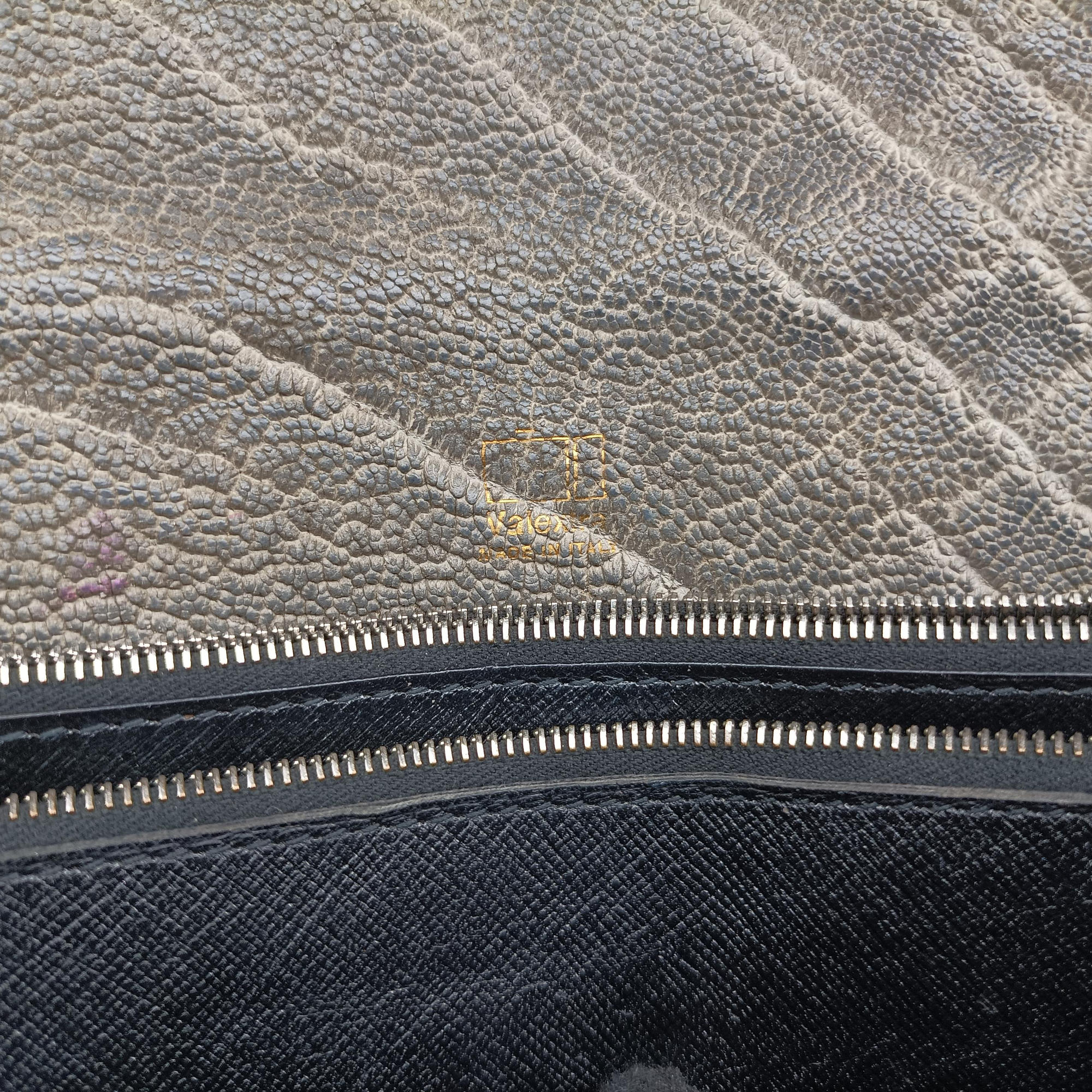 Pre-owned Valextra Exotic  Grey Leather  shoulderbag | stylenewstar