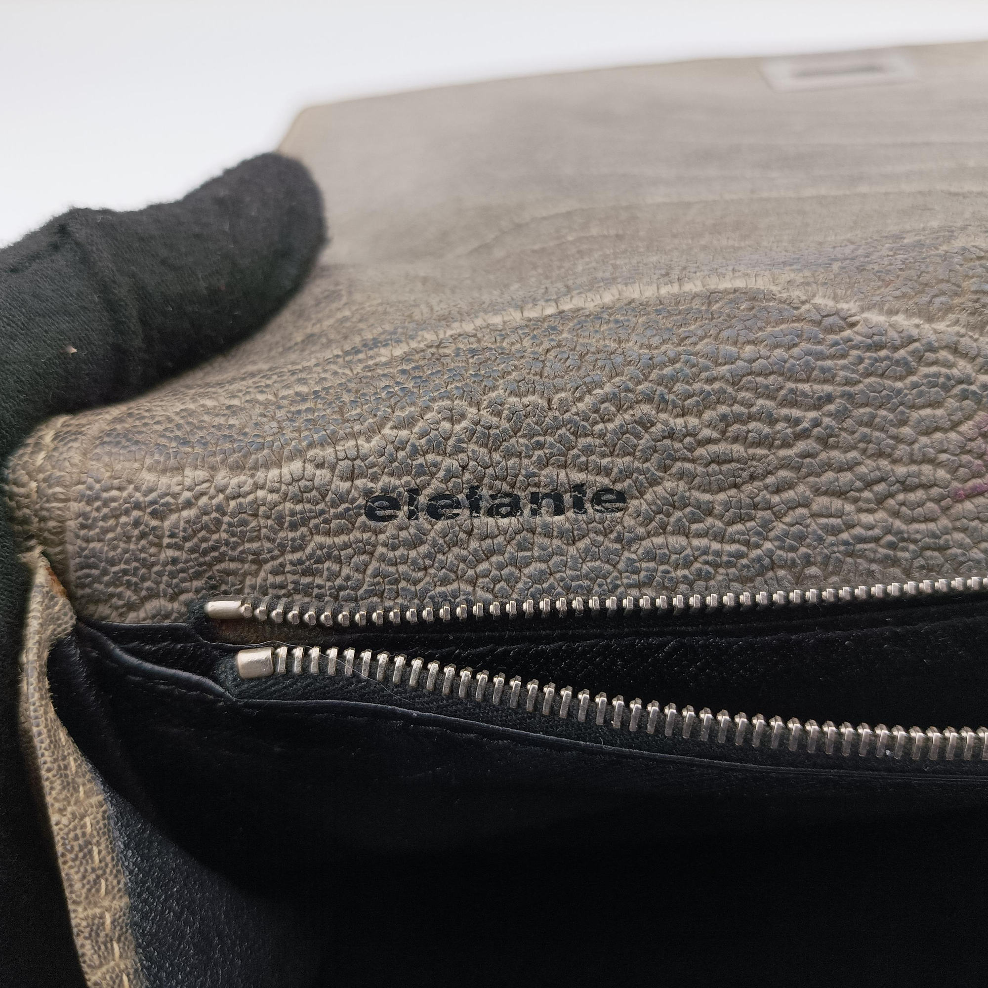 Pre-owned Valextra Exotic  Grey Leather  shoulderbag | stylenewstar