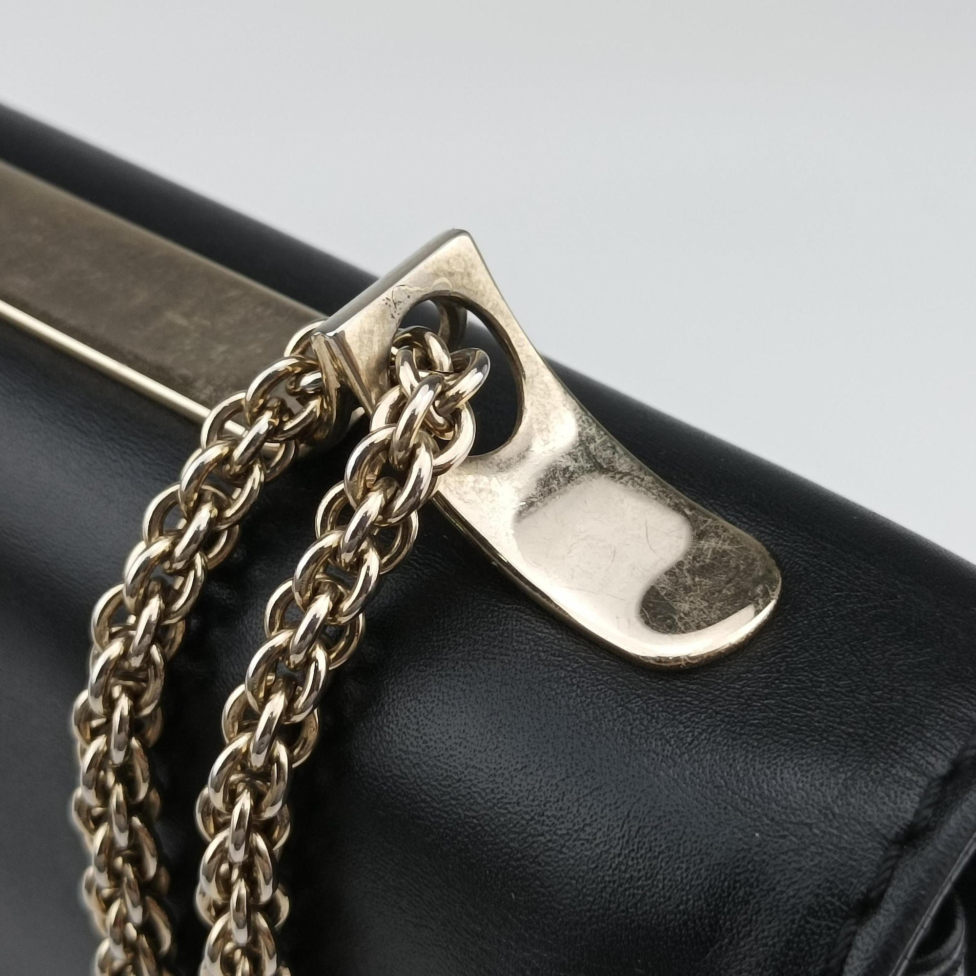 Pre-owned Valentino Rockstud Va Va Voom Black Leather  shoulderbag | stylenewstar