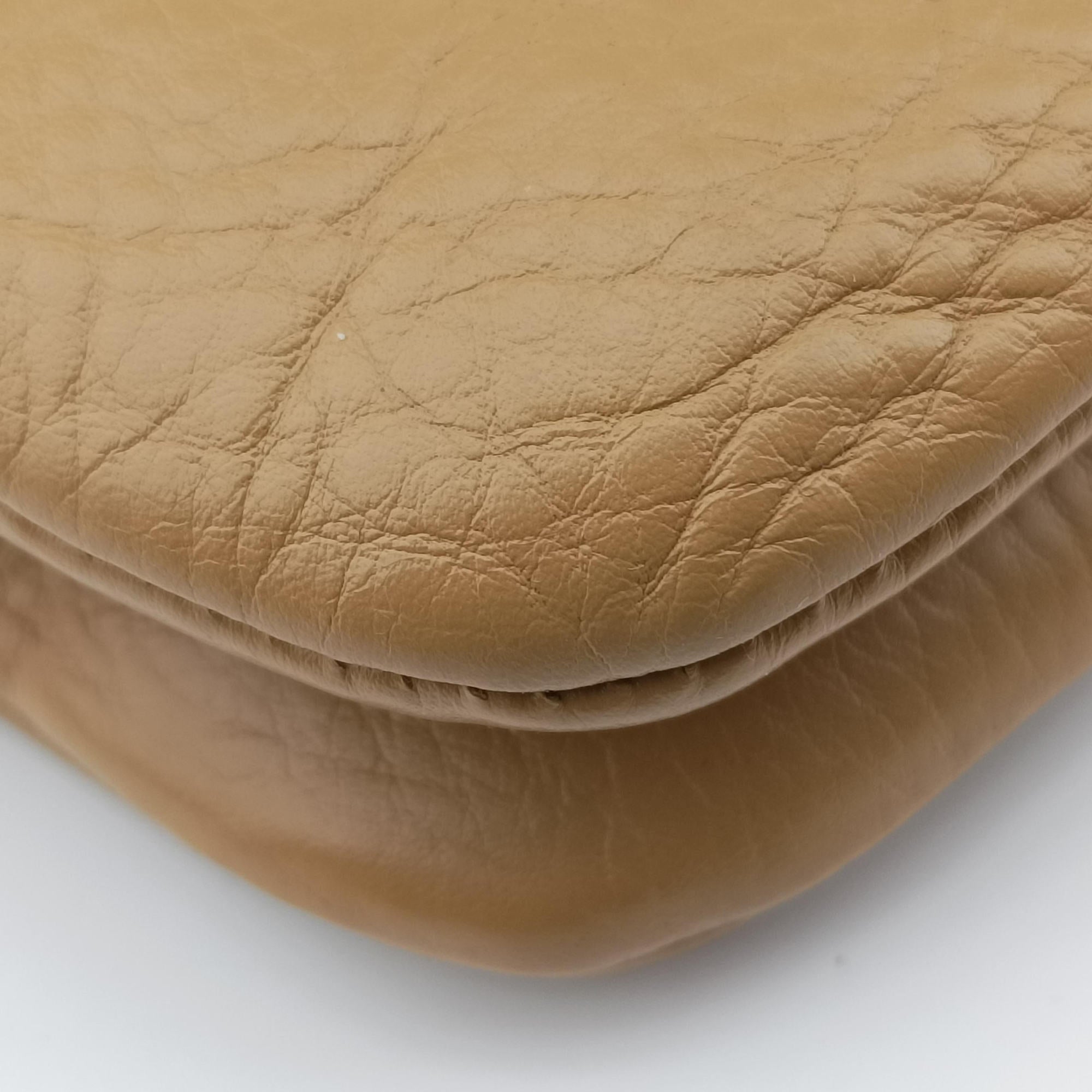 Vintage Gucci Hobo Camel Leather 109147 handbag | stylenewstar
