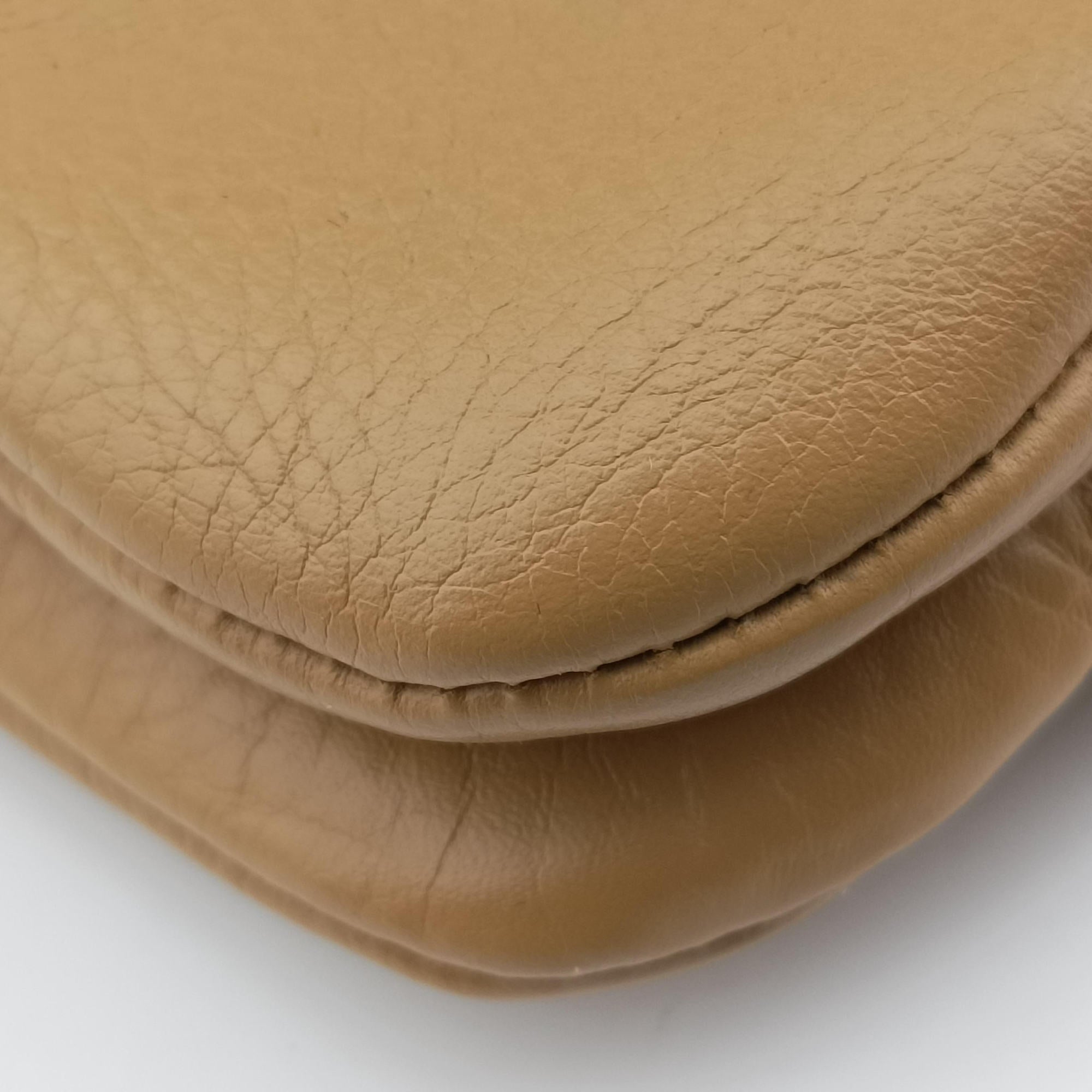 Vintage Gucci Hobo Camel Leather 109147 handbag | stylenewstar