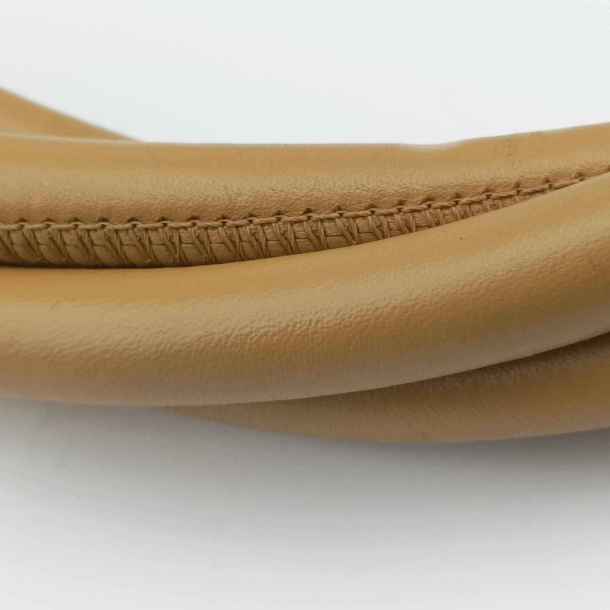 Vintage Gucci Hobo Camel Leather 109147 handbag | stylenewstar