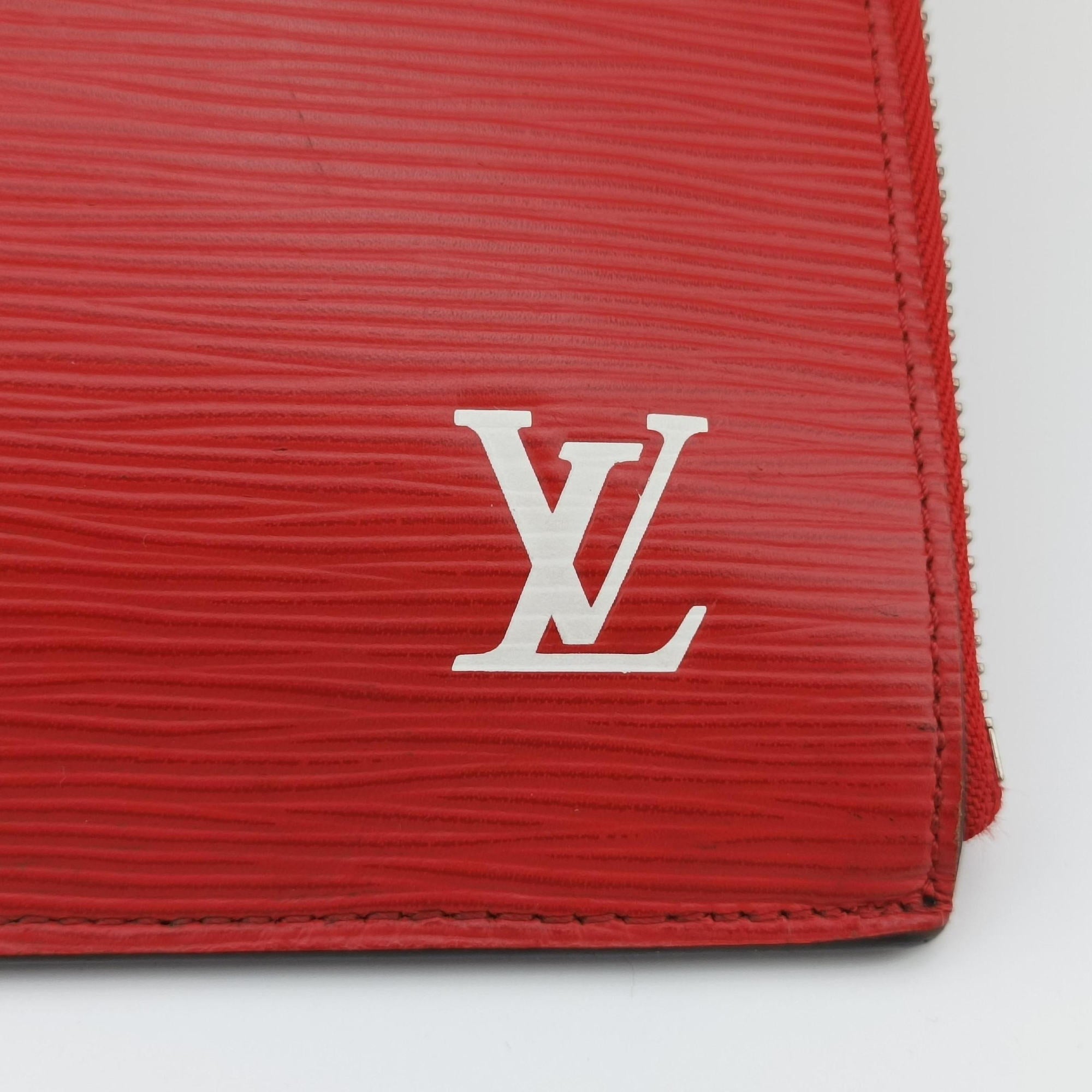 Pre-owned Louis Vuitton Pochette Jour GM Supreme Collaboration ROUGE×white epi M67722 clutchbag | stylenewstar