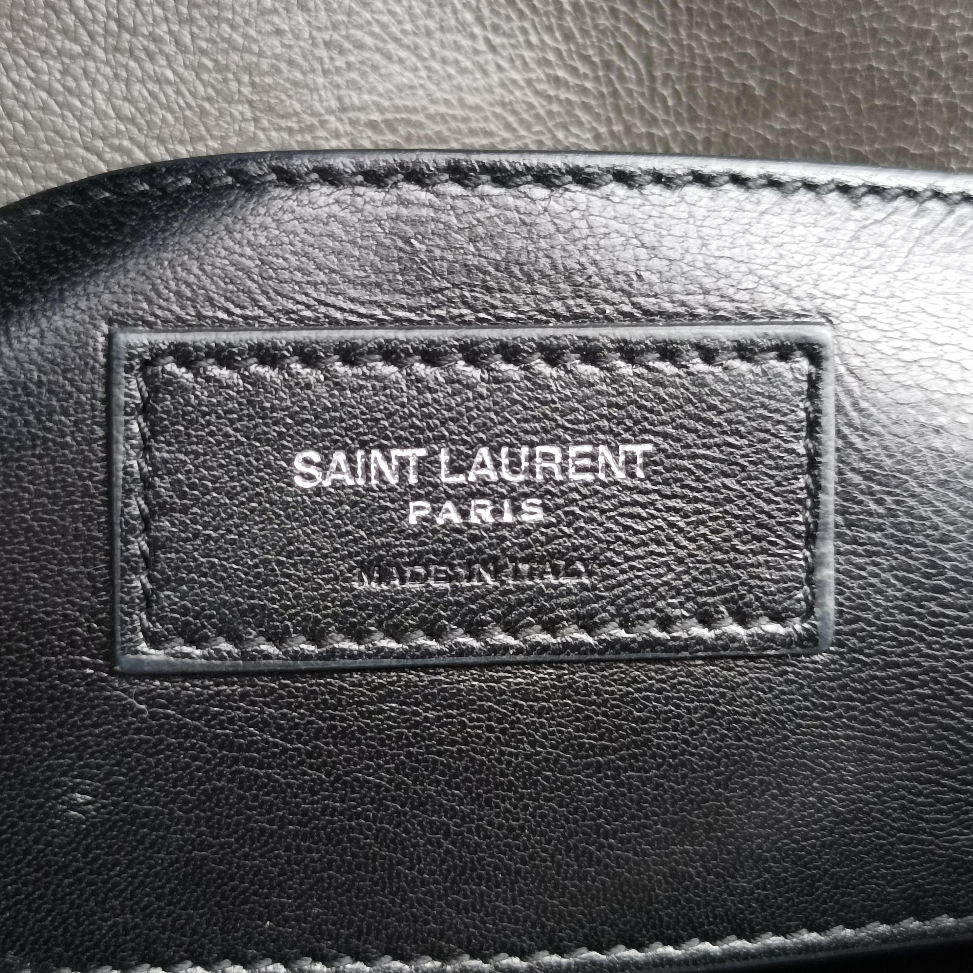 Secondhand Yves Saint Laurent COLLEGE Grey Leather 392738 shoulderbag | stylenewstar