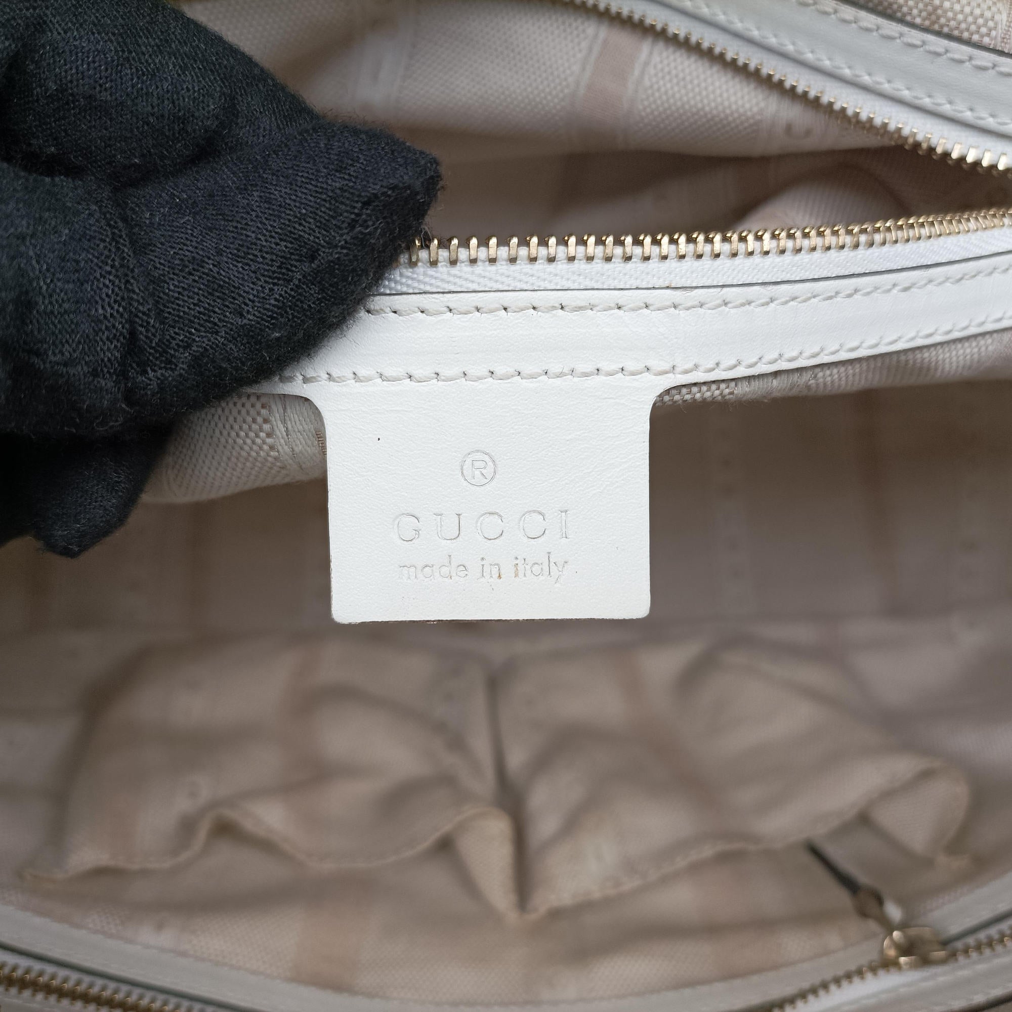Secondhand Gucci Bright Diamante White Leather 354332 shoulderbag | stylenewstar