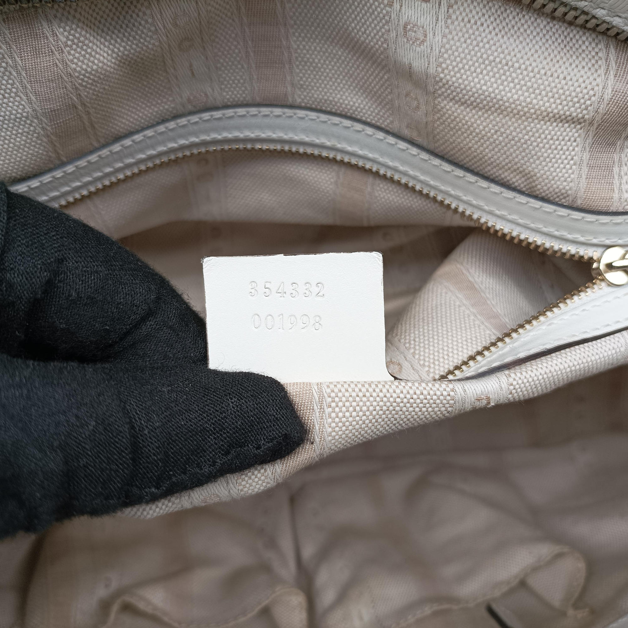 Secondhand Gucci Bright Diamante White Leather 354332 shoulderbag | stylenewstar
