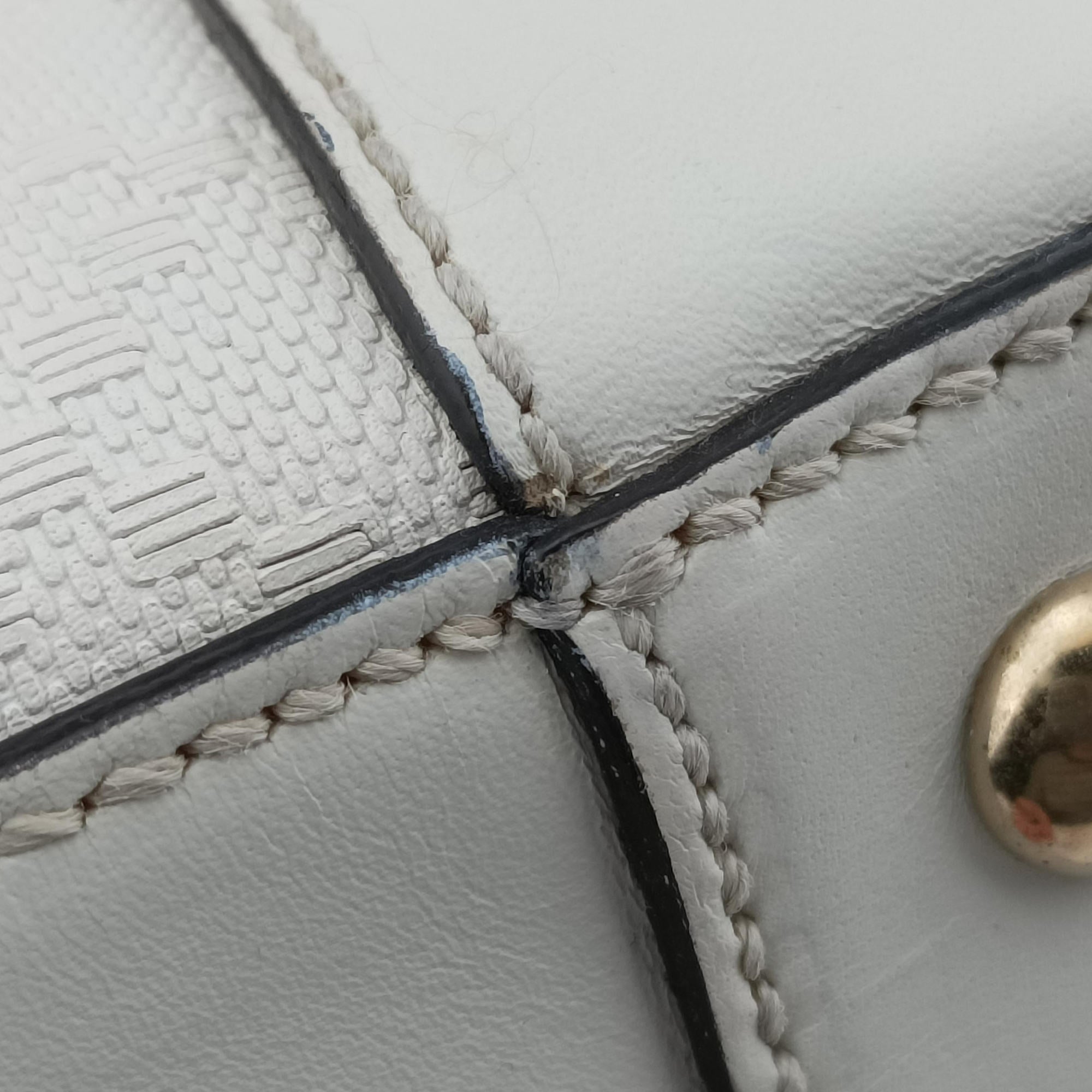 Secondhand Gucci Bright Diamante White Leather 354332 shoulderbag | stylenewstar