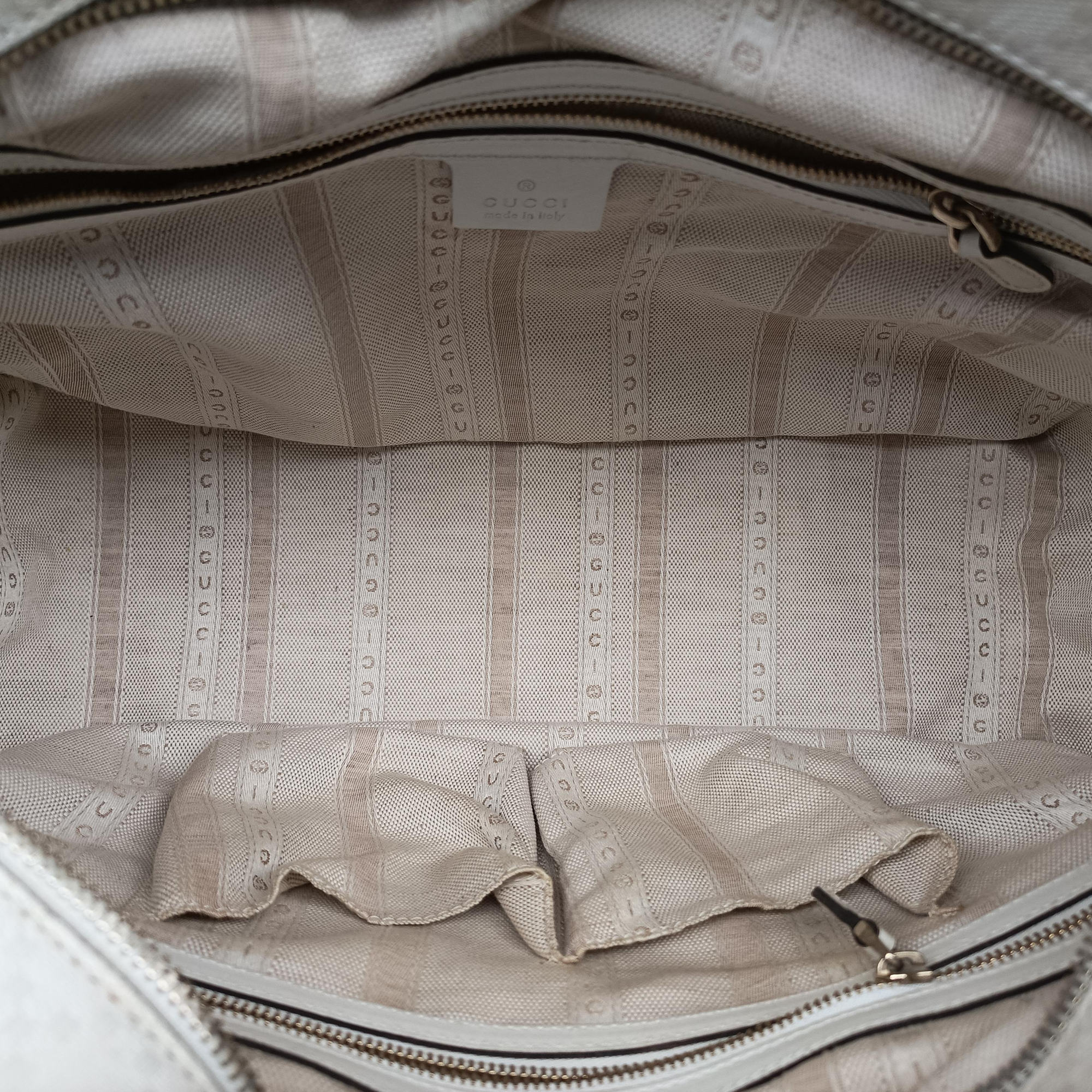 Secondhand Gucci Bright Diamante White Leather 354332 shoulderbag | stylenewstar