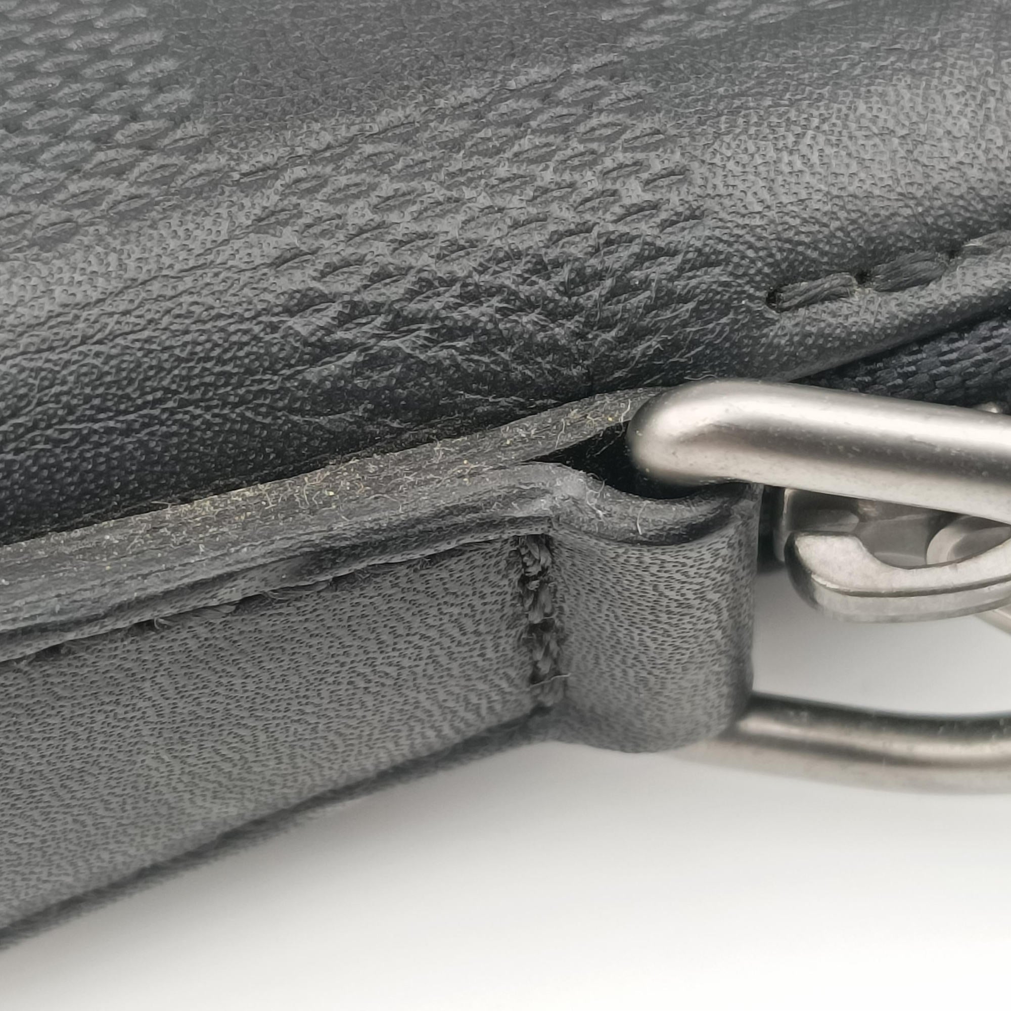 Vintage Louis Vuitton Porte Document Jour Noir Damier Infini N41248 handbag | stylenewstar