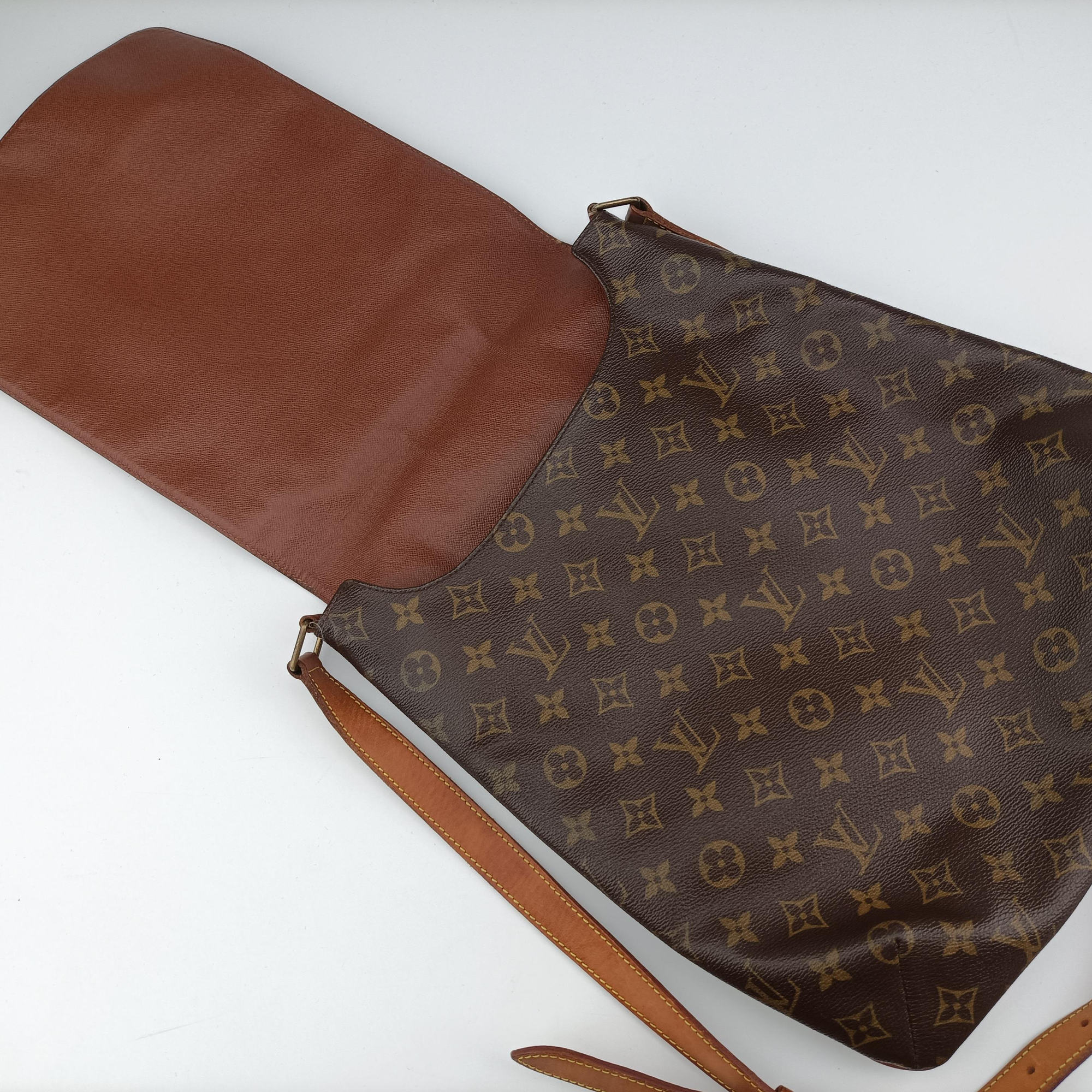 Pre-owned Louis Vuitton Mustet Brown Monogram Canvas M51256 shoulderbag | stylenewstar