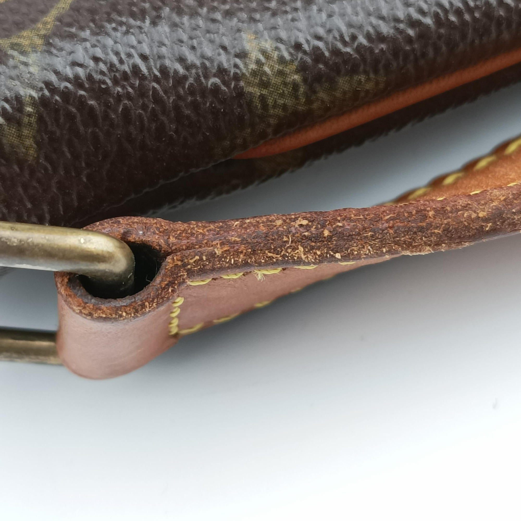 Pre-owned Louis Vuitton Mustet Brown Monogram Canvas M51256 shoulderbag | stylenewstar