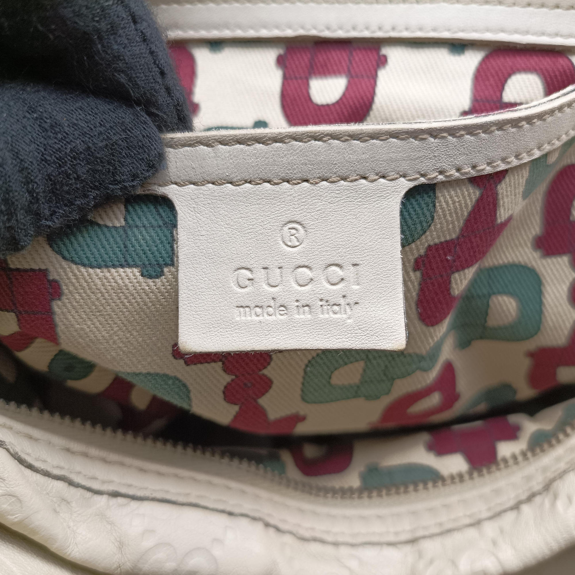 Pre-owned Gucci GG plus Spring Joy GG Supreme White Leather 193603 handbag | stylenewstar