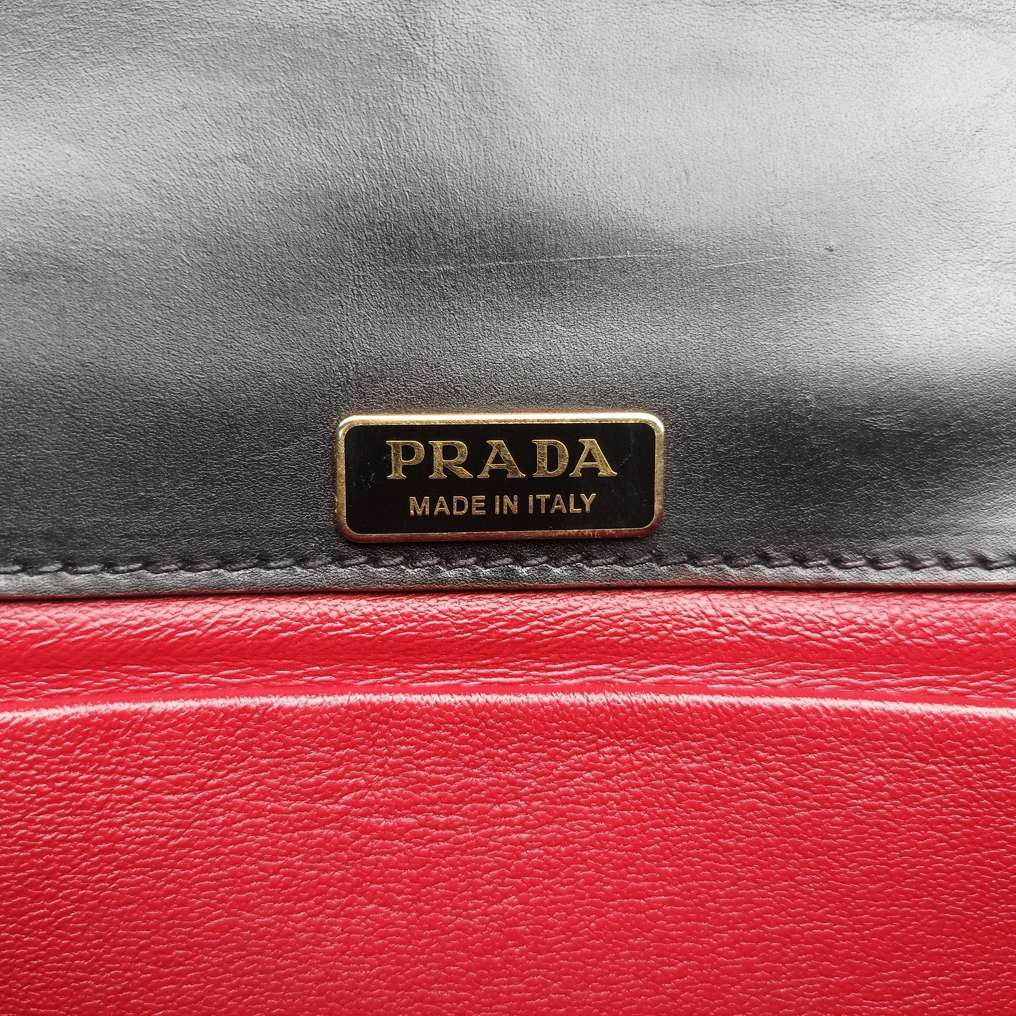Vintage Prada pionniere Black leather 1BD039 shoulderbag | stylenewstar