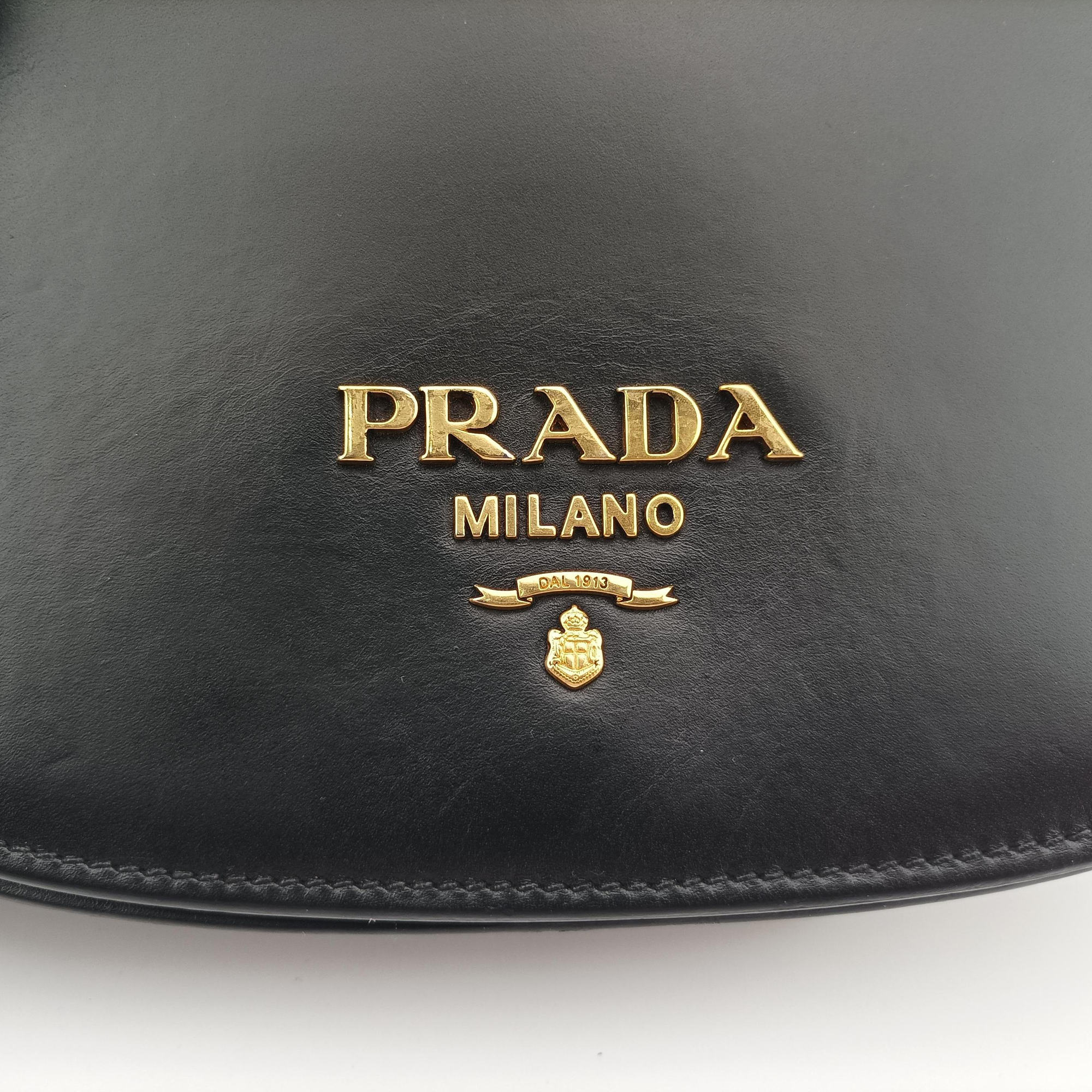 Vintage Prada pionniere Black leather 1BD039 shoulderbag | stylenewstar