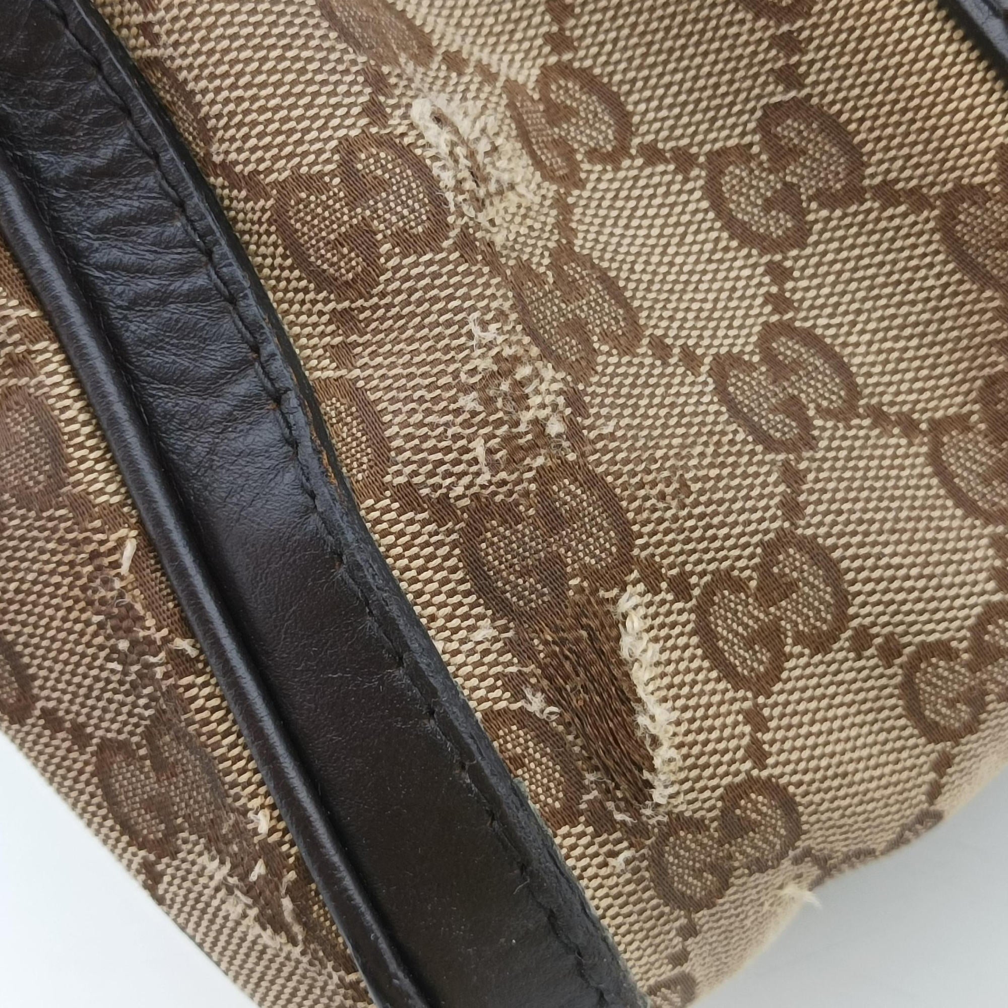 Pre-owned Gucci Sherry Line Beige×green×red canvas×leather 247205 shoulderbag | stylenewstar
