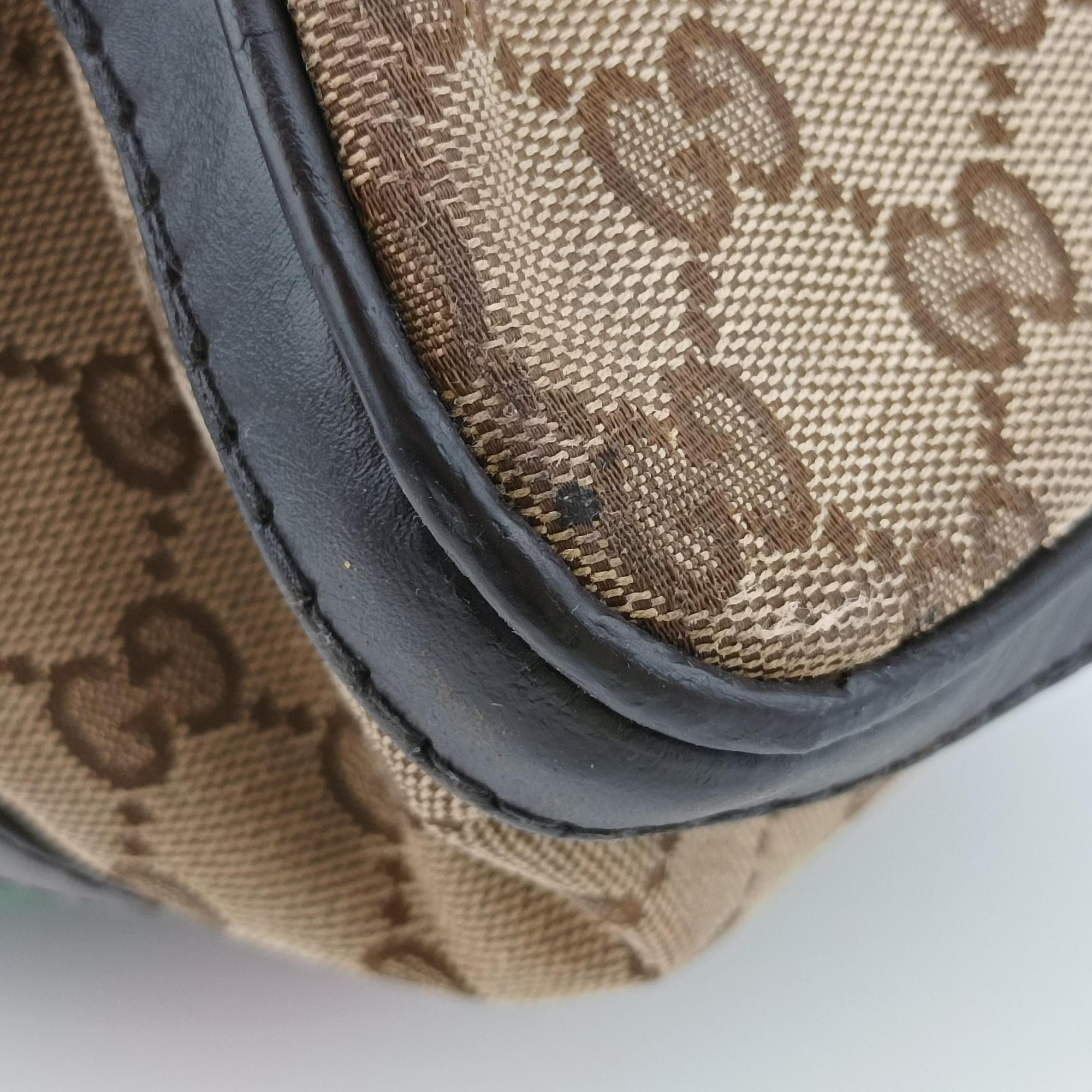 Pre-owned Gucci Sherry Line Beige×green×red canvas×leather 247205 shoulderbag | stylenewstar
