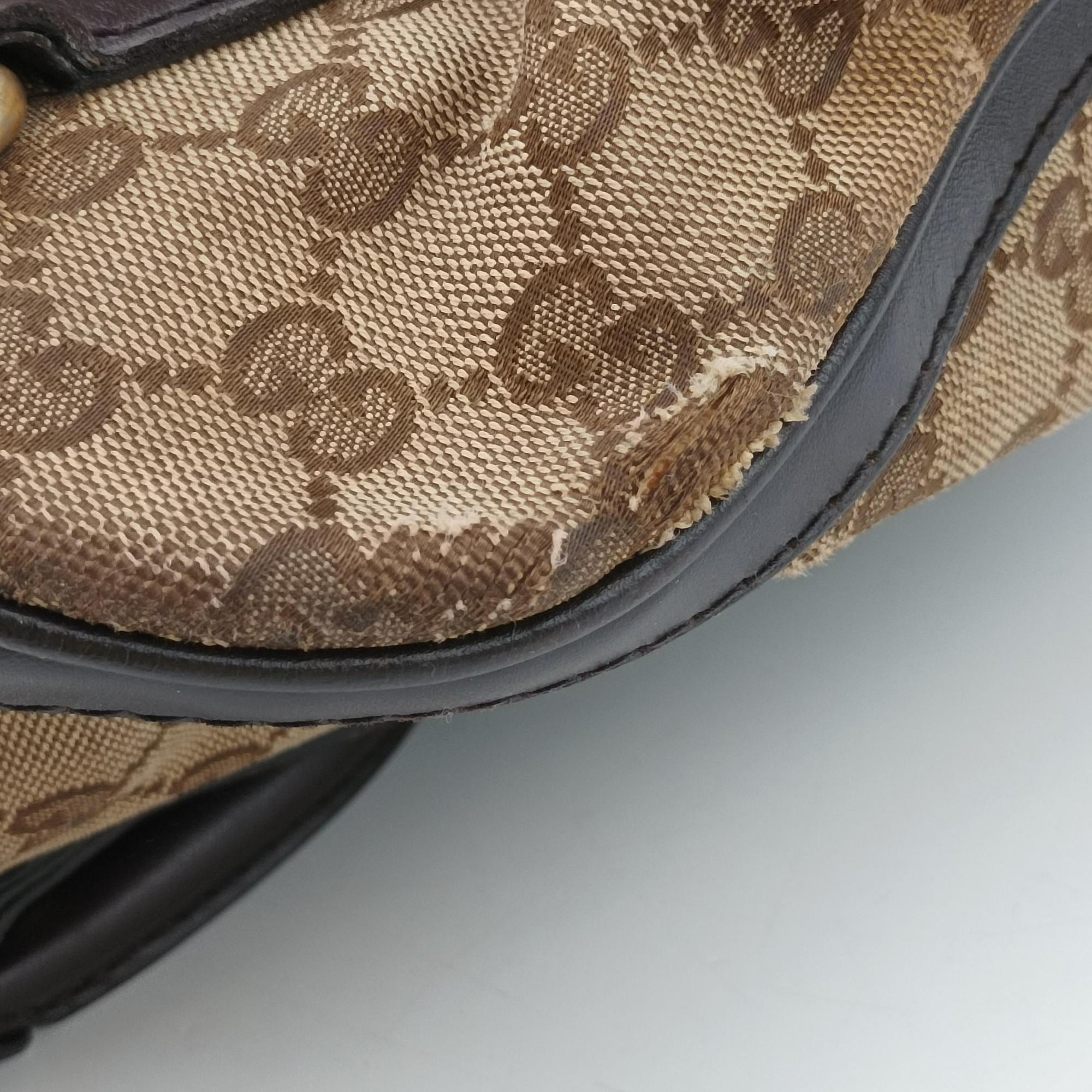 Pre-owned Gucci Sherry Line Beige×green×red canvas×leather 247205 shoulderbag | stylenewstar