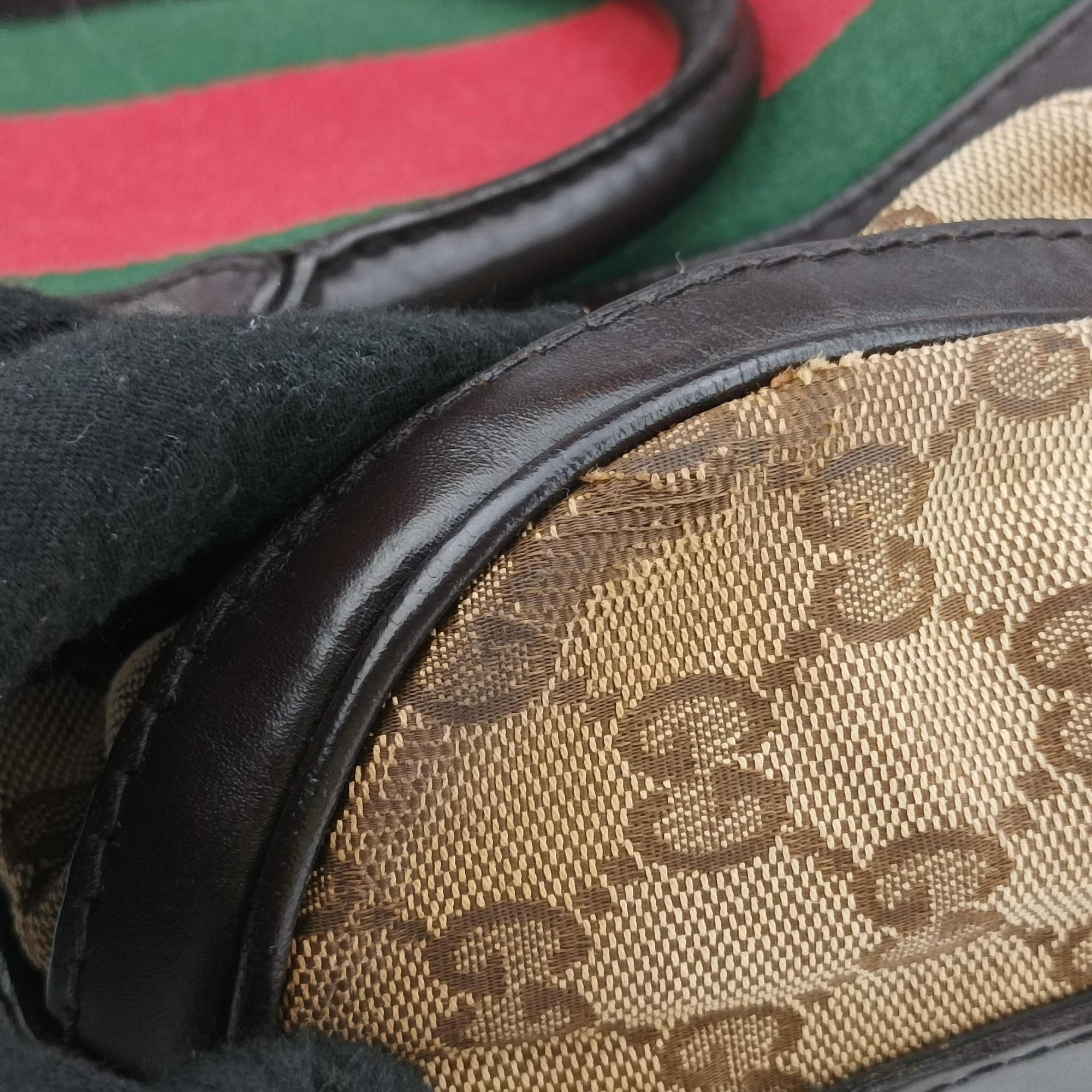 Pre-owned Gucci Sherry Line Beige×green×red canvas×leather 247205 shoulderbag | stylenewstar
