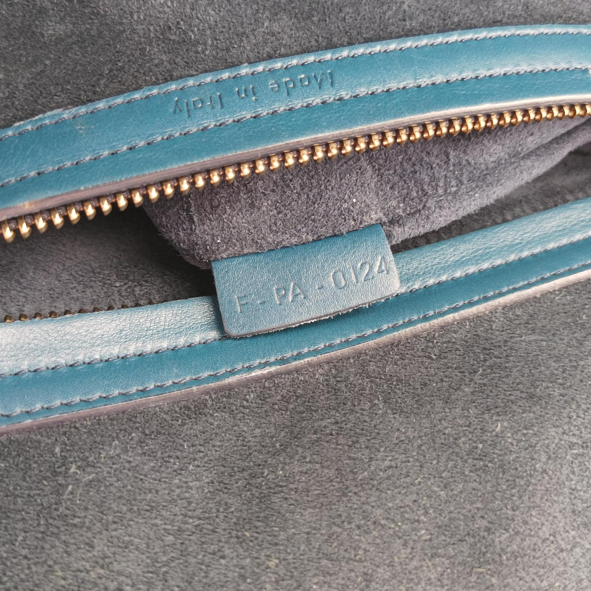 Pre-owned Celine Luggage Square Phantom Blue Leather  handbag | stylenewstar