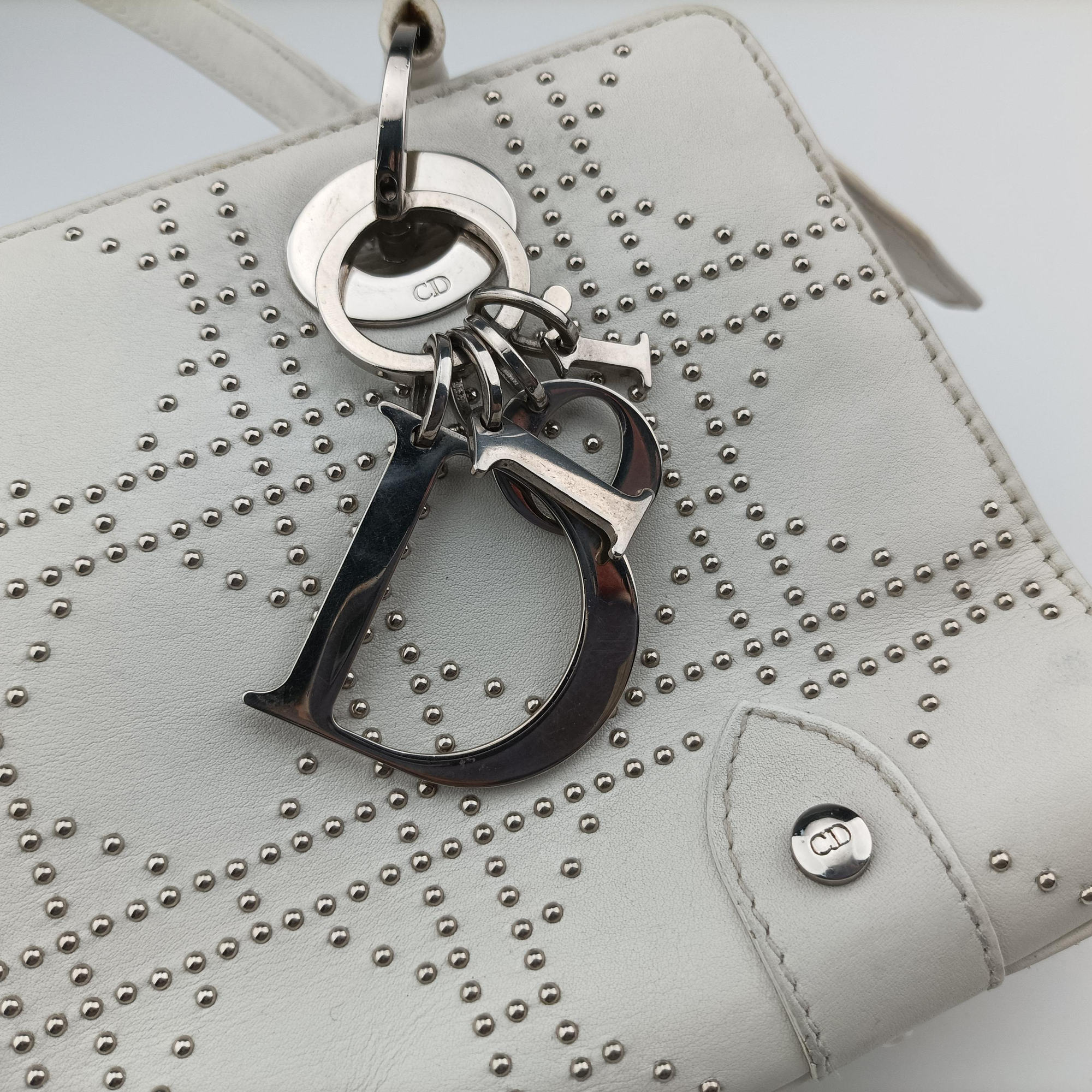 Pre-owned Christian Dior Lady D-Joy White leather  shoulderbag | stylenewstar