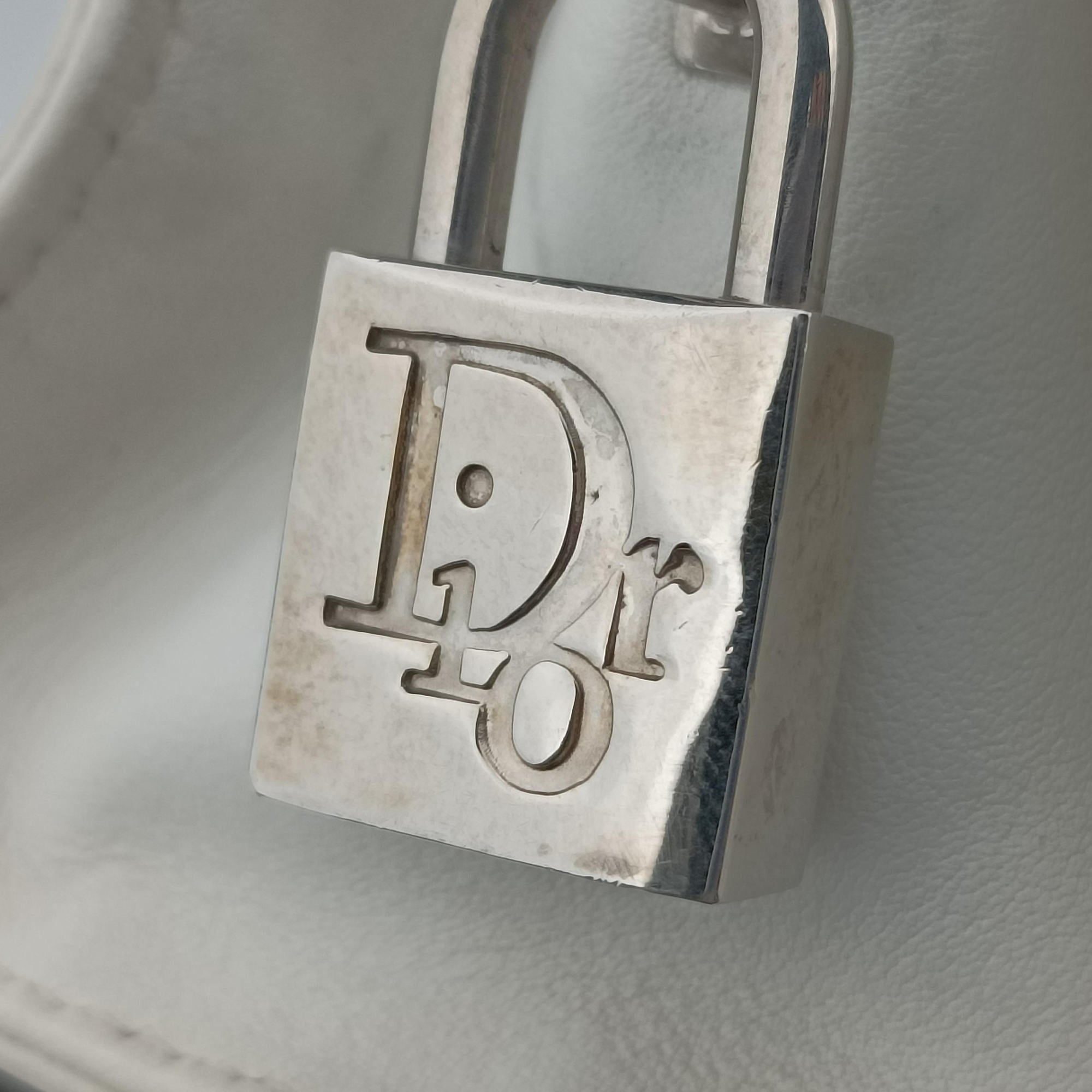 Pre-owned Christian Dior Lady D-Joy White leather  shoulderbag | stylenewstar
