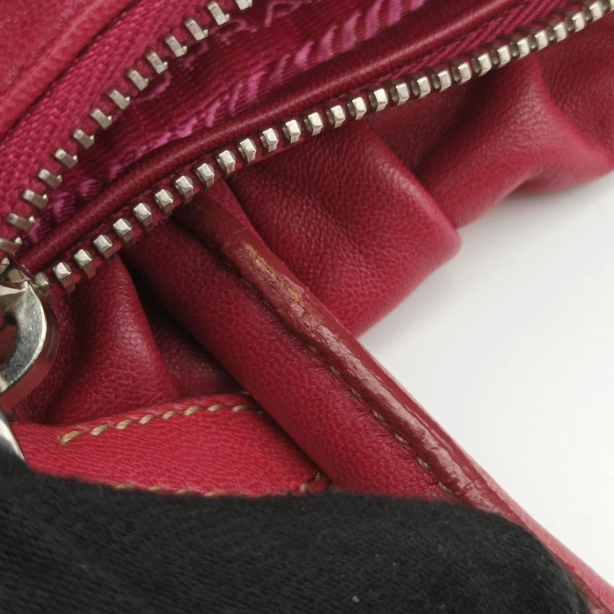 Vintage Prada ribbon gather Red Leather BN1631 shoulderbag | stylenewstar