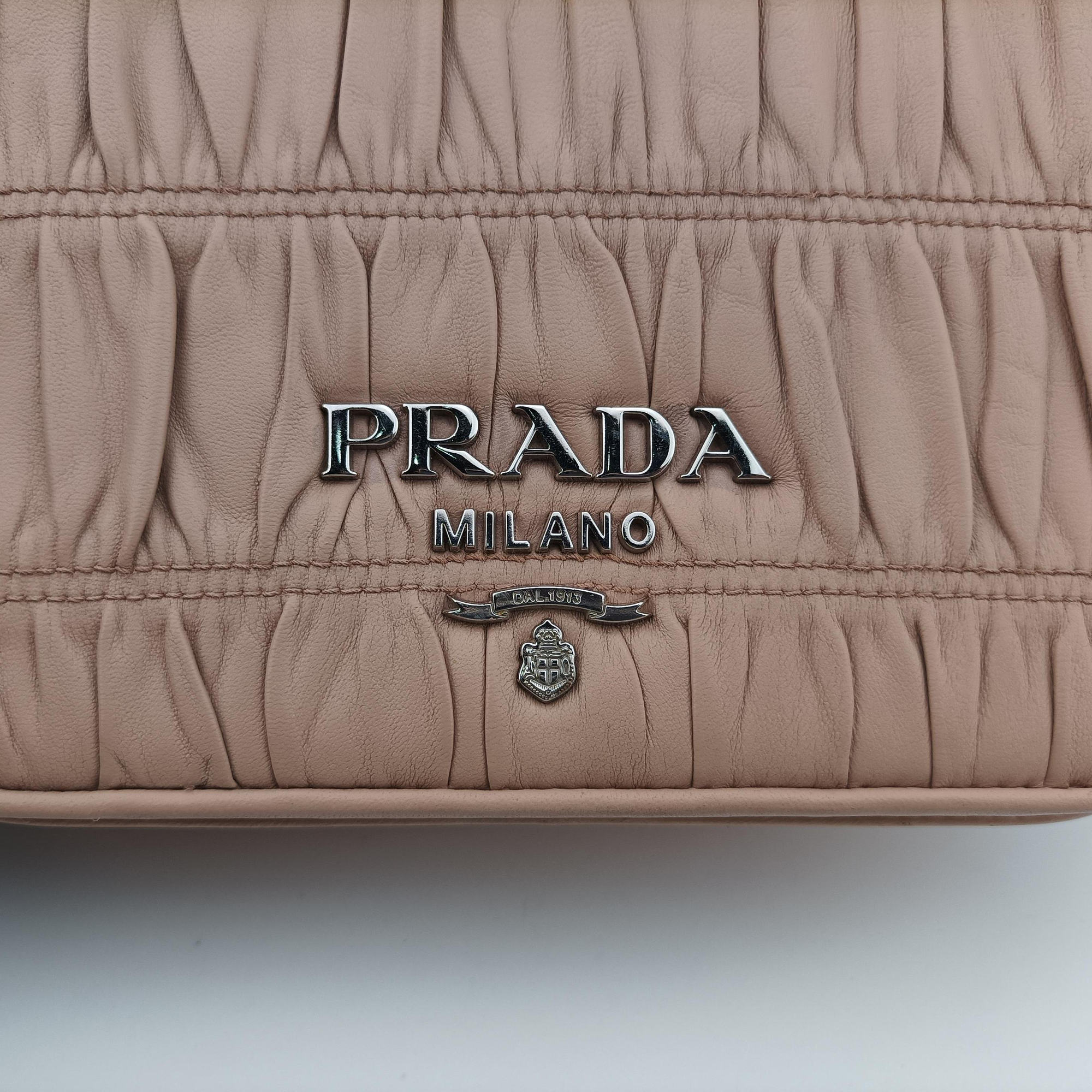 Pre-owned Prada Gaufre Pink Leather 1BD137 shoulderbag | stylenewstar