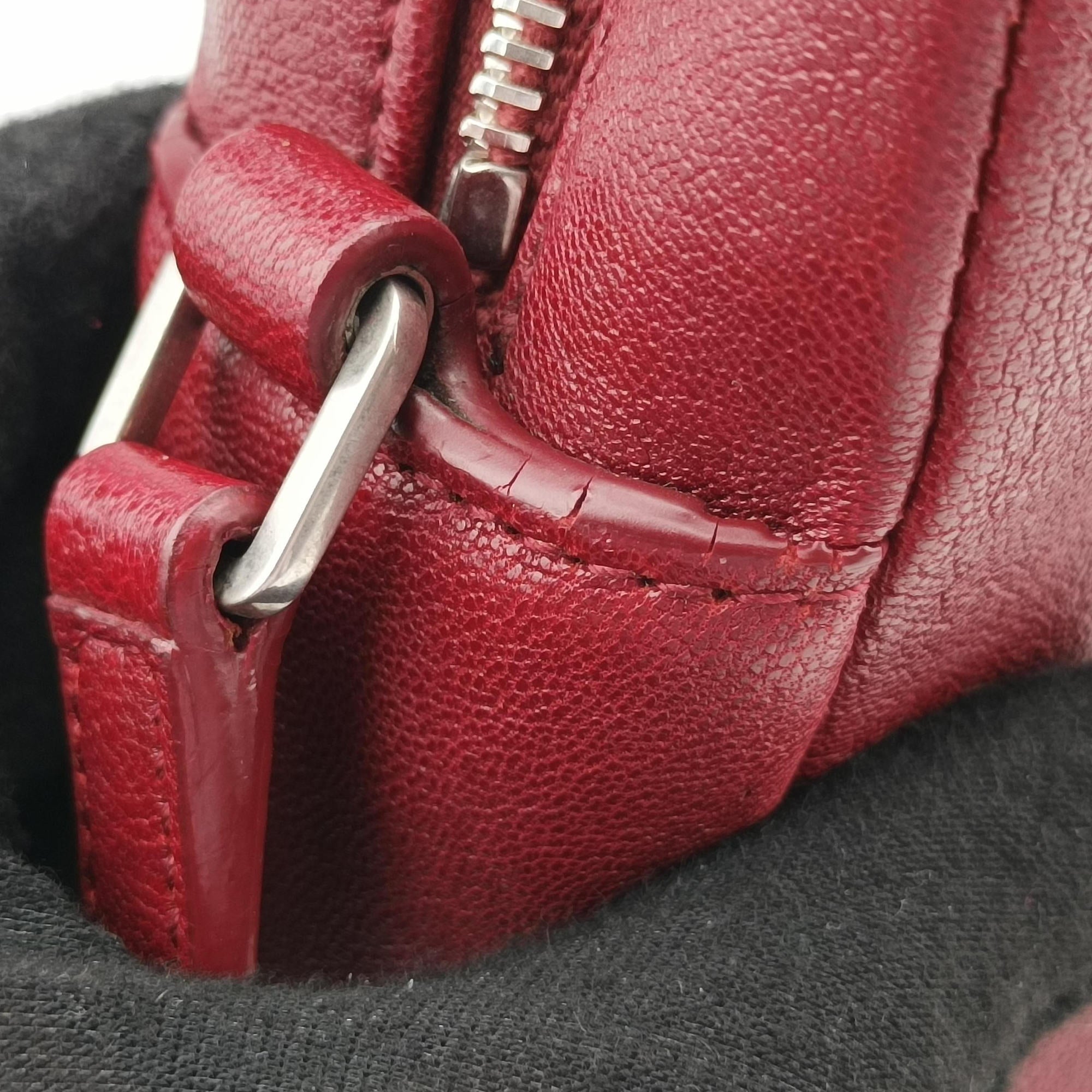 Pre-owned Yves Saint Laurent Lou camera Red Leather 470299 shoulderbag | stylenewstar