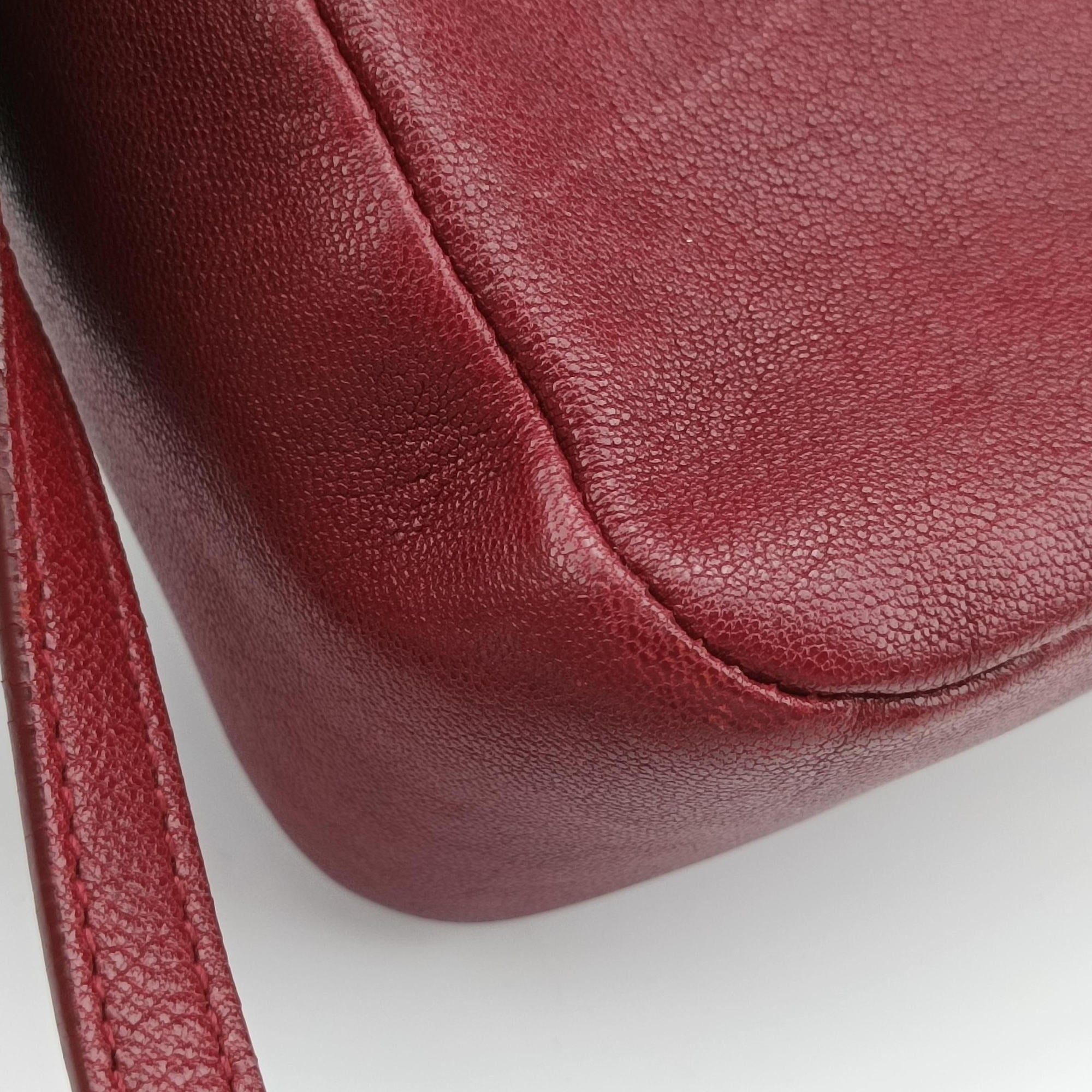 Pre-owned Yves Saint Laurent Lou camera Red Leather 470299 shoulderbag | stylenewstar