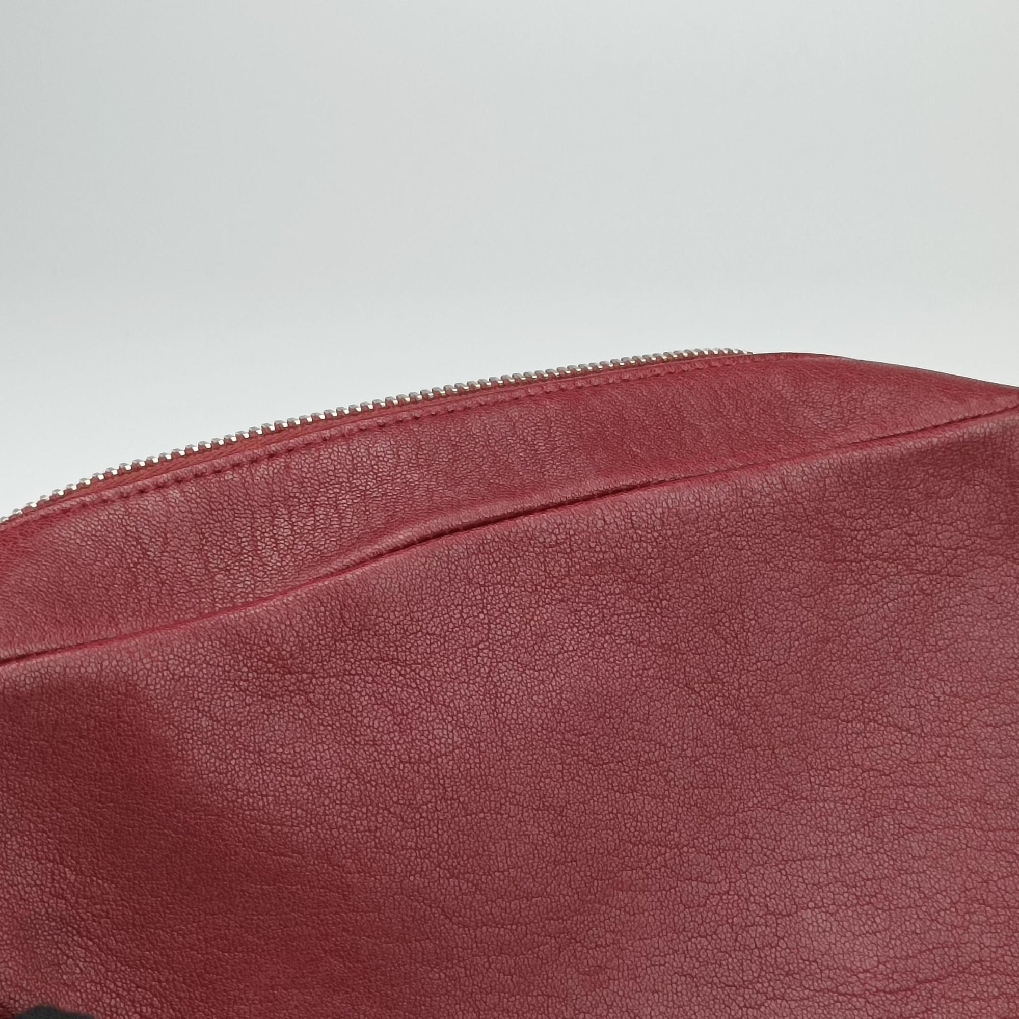 Pre-owned Yves Saint Laurent Lou camera Red Leather 470299 shoulderbag | stylenewstar
