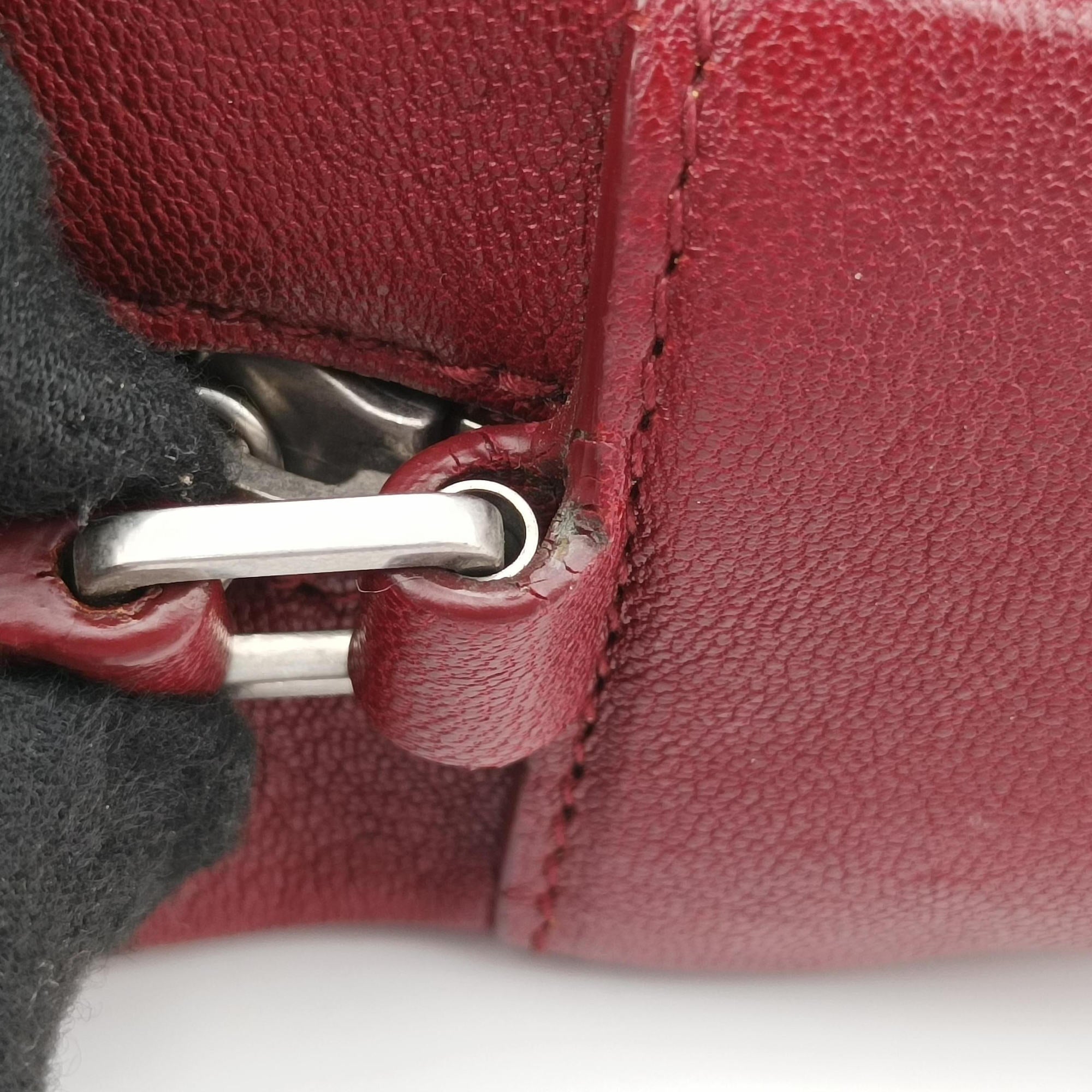 Pre-owned Yves Saint Laurent Lou camera Red Leather 470299 shoulderbag | stylenewstar