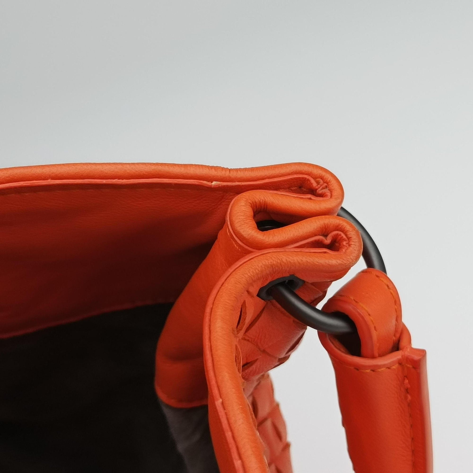 Pre-owned Bottega Veneta Parachute Intrecciato Orange lambskin  shoulderbag | stylenewstar