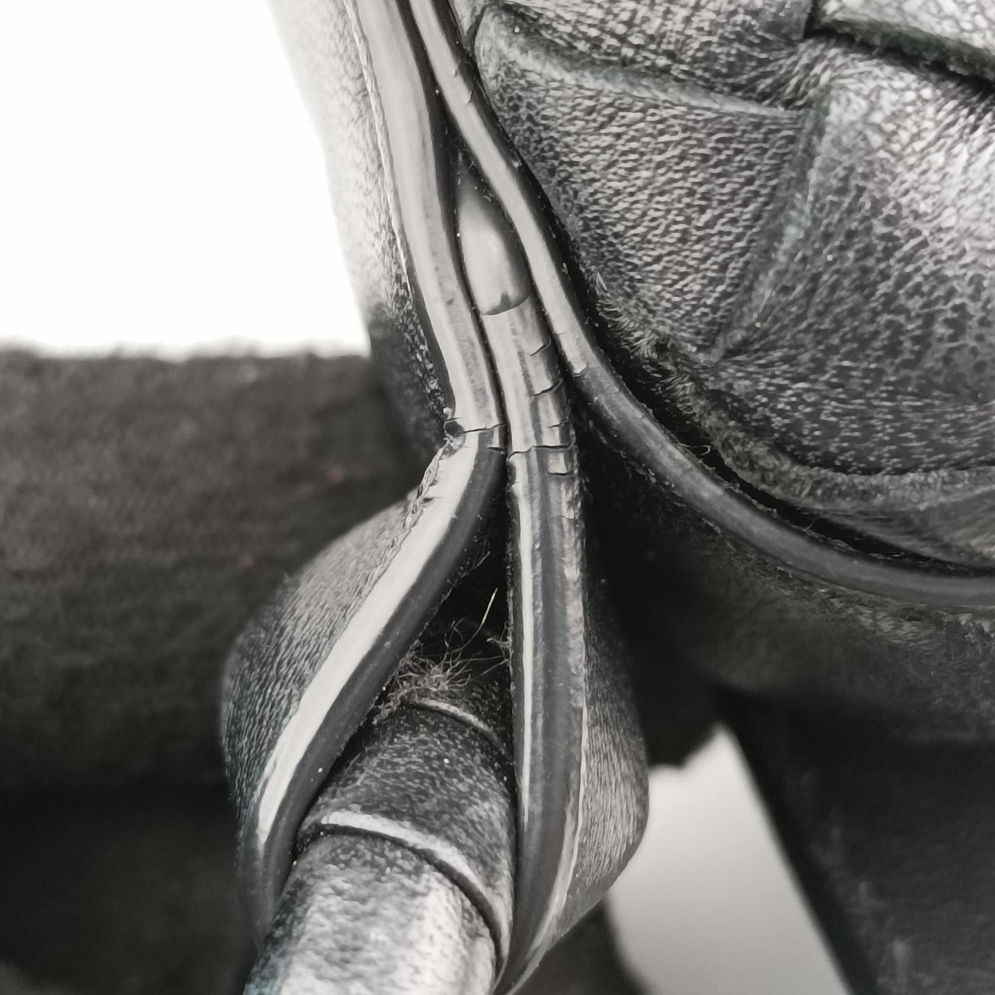 Pre-owned Bottega Veneta Intrecciato Black lambskin  shoulderbag | stylenewstar