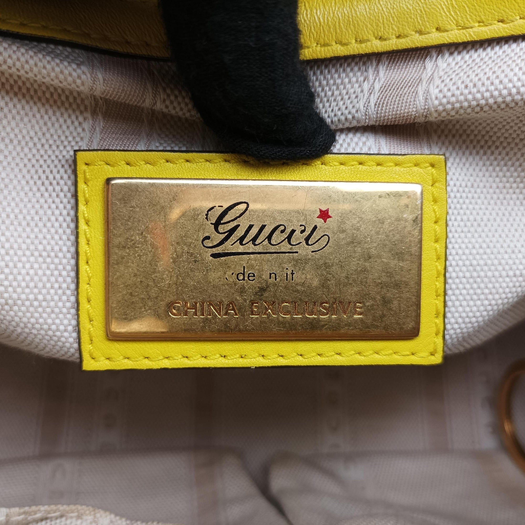 Pre-owned Gucci Bright Bit Yellow Patent 371925 shoulderbag | stylenewstar