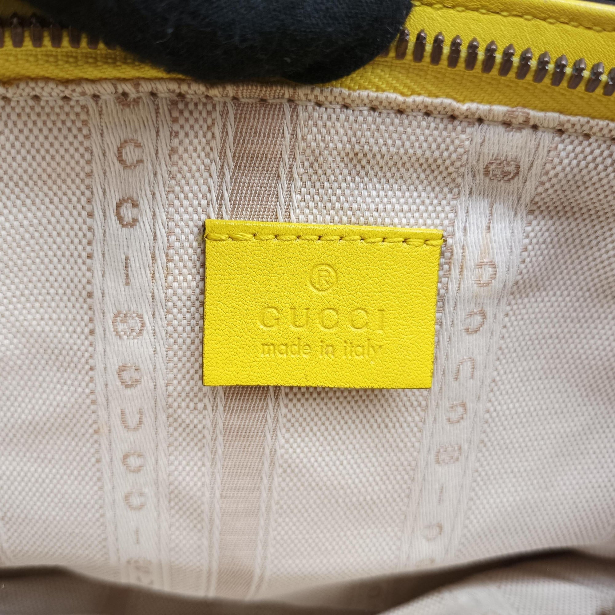 Pre-owned Gucci Bright Bit Yellow Patent 371925 shoulderbag | stylenewstar