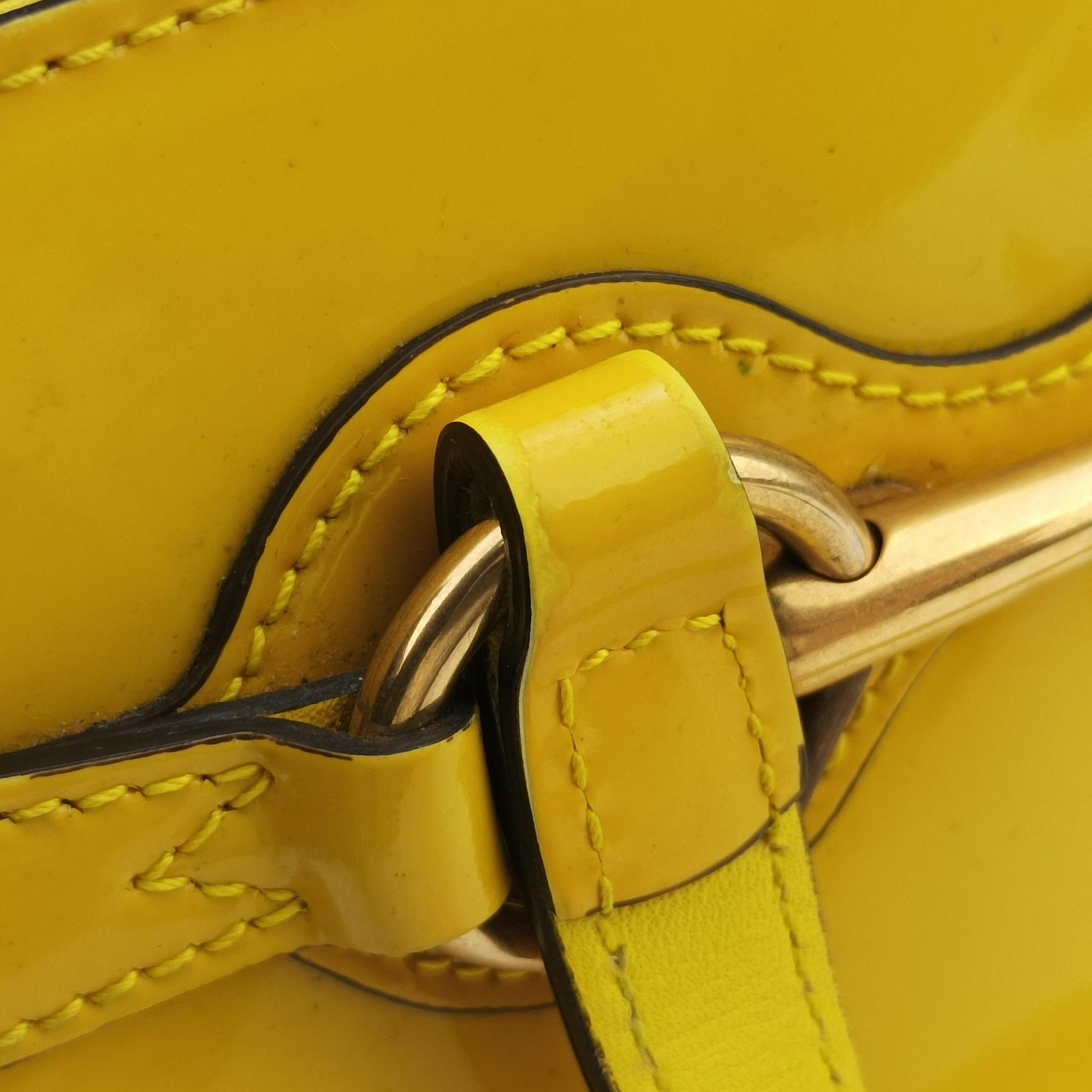 Pre-owned Gucci Bright Bit Yellow Patent 371925 shoulderbag | stylenewstar
