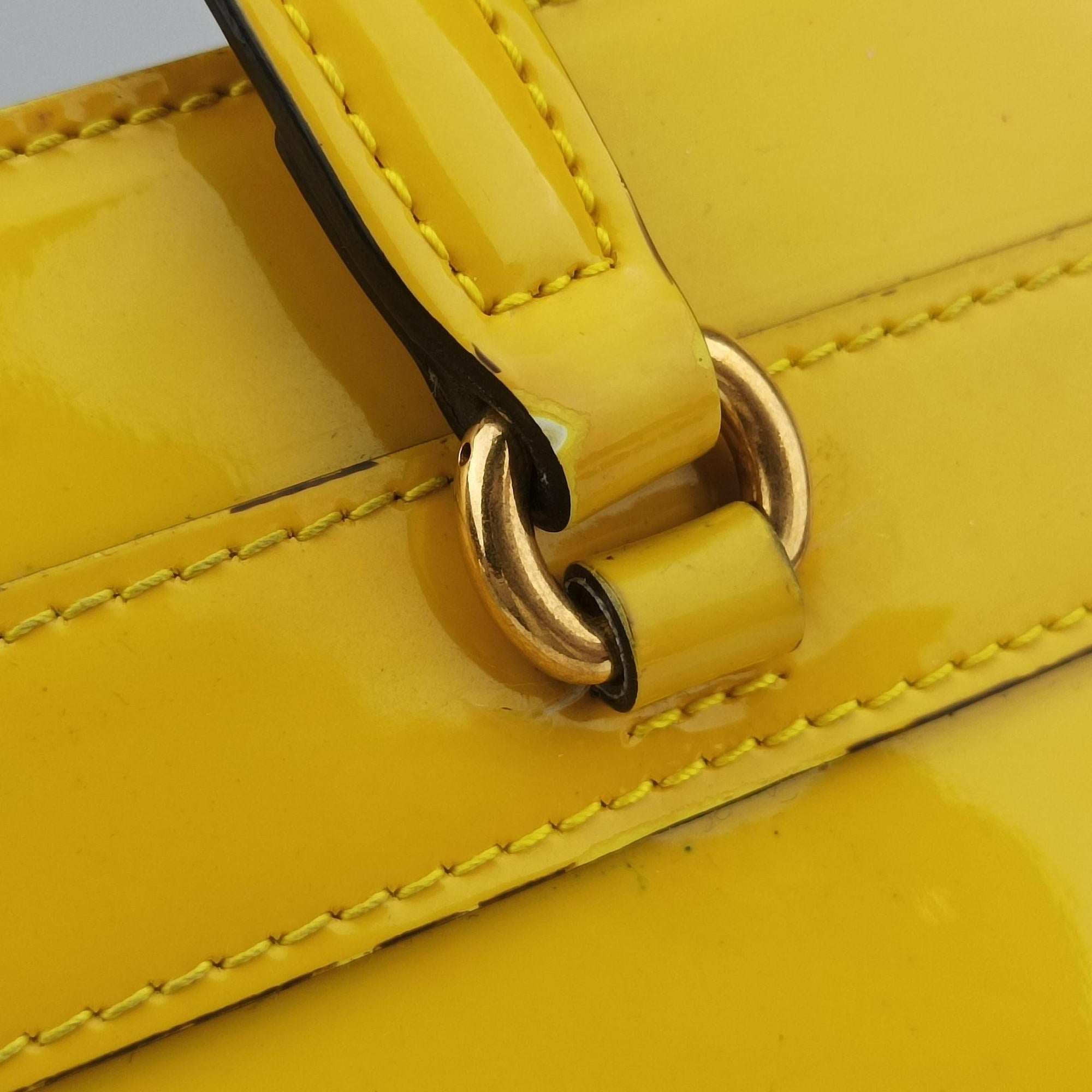 Pre-owned Gucci Bright Bit Yellow Patent 371925 shoulderbag | stylenewstar