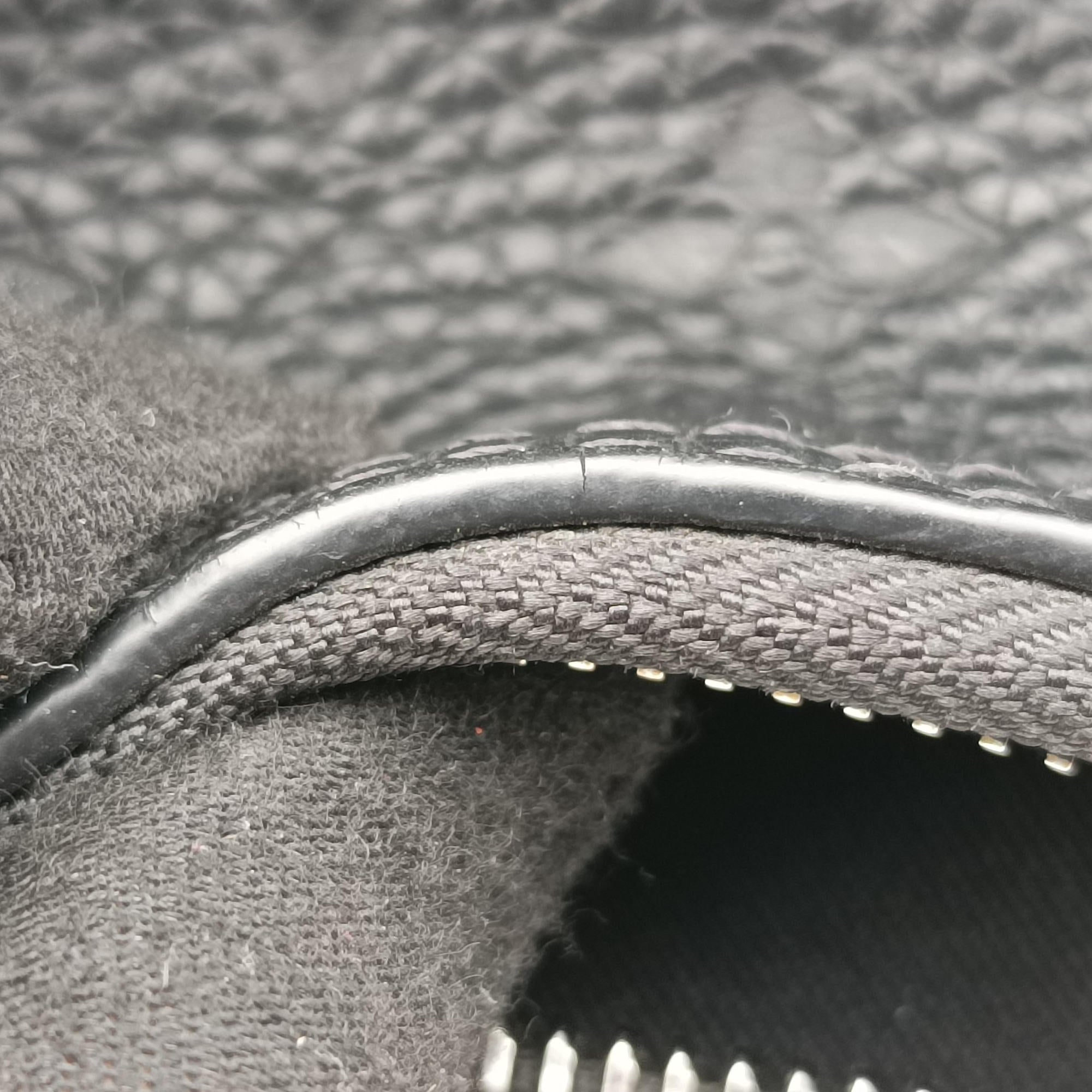 Pre-owned Louis Vuitton Triangle 	Messenger Noir Monogram Empreinte M55878 shoulderbag | stylenewstar