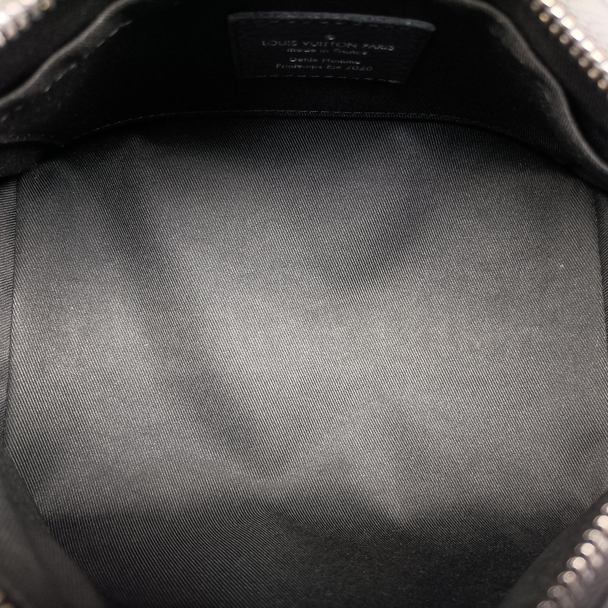Pre-owned Louis Vuitton Triangle 	Messenger Noir Monogram Empreinte M55878 shoulderbag | stylenewstar