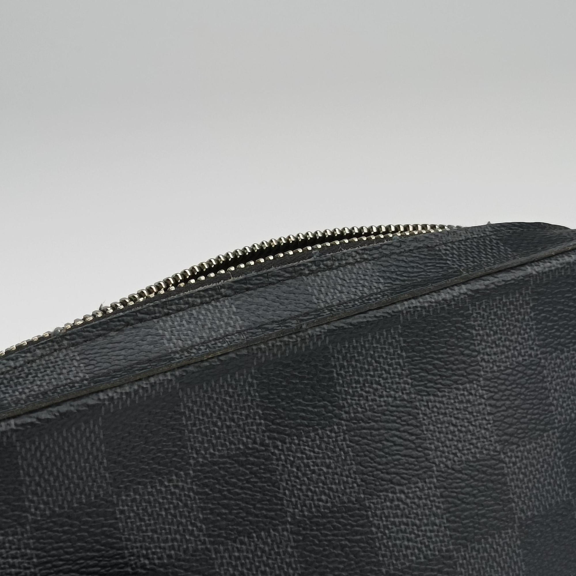 Vintage Louis Vuitton Alpha Wearable Noir Damier Graphite N60418 shoulderbag | stylenewstar
