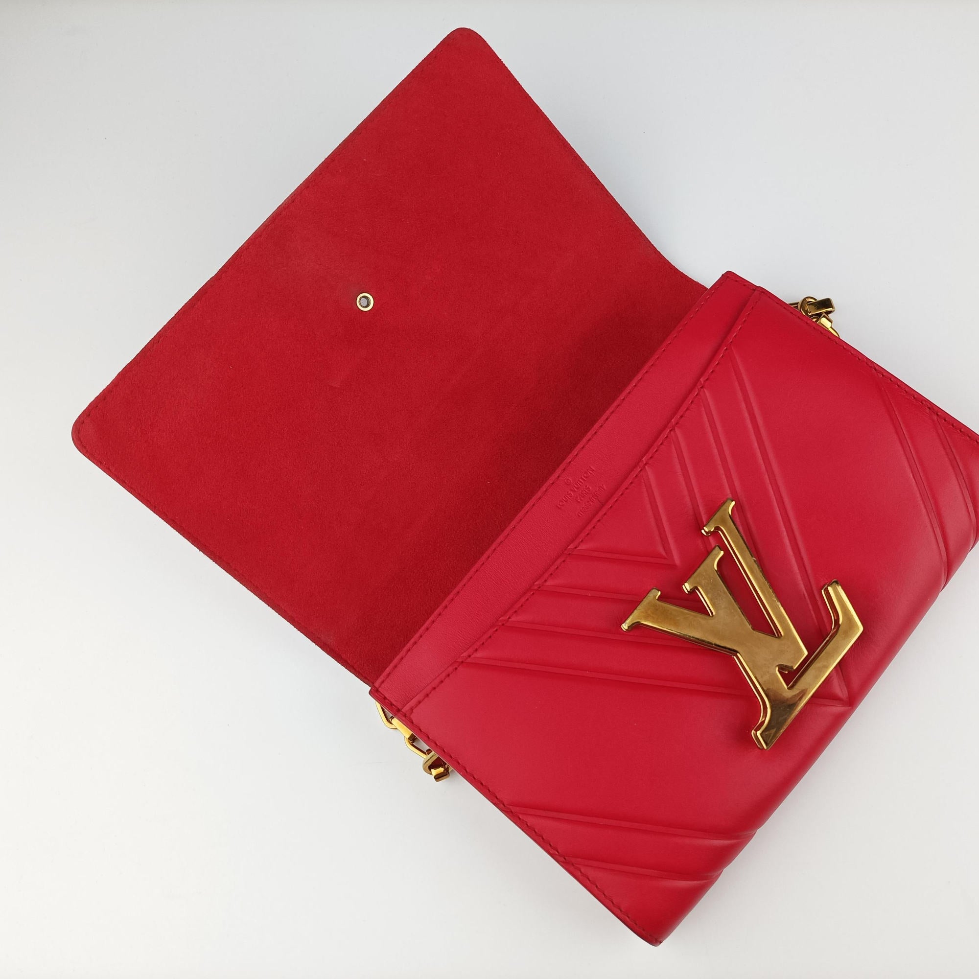 Pre-owned Louis Vuitton Pochette Louise Airy V Red leather m54230 shoulderbag | stylenewstar