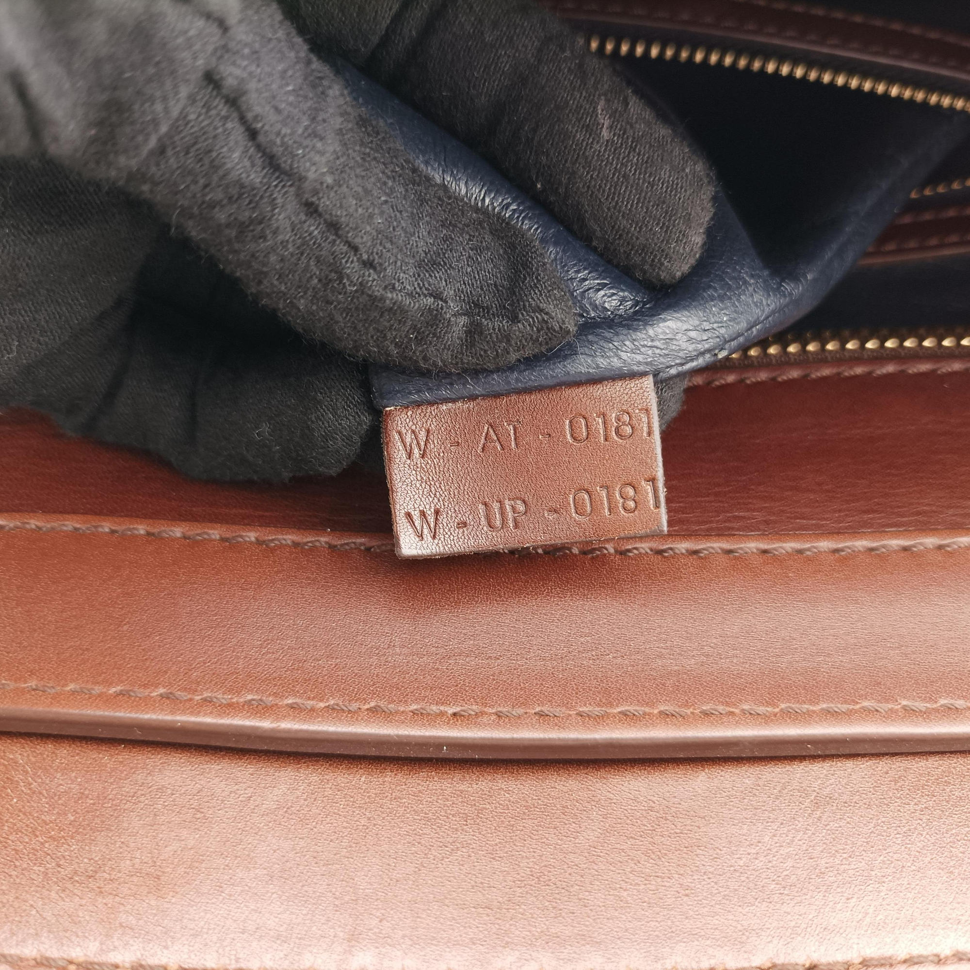 Pre-owned Celine Luggage Mini Shopper Navy×brown Leather  handbag | stylenewstar