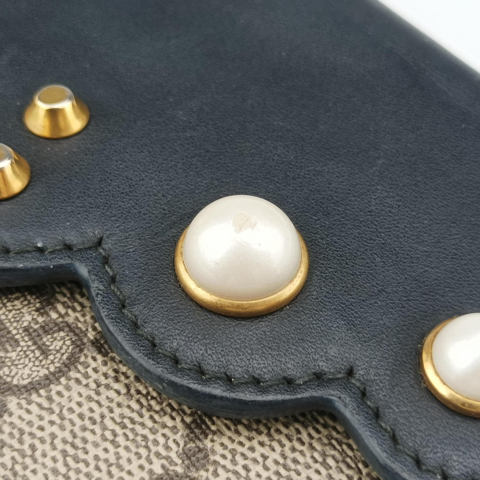 Vintage Gucci Peony Pearl Studded GG Supreme beige×black PVC coated canvas×Leather 431478 shoulderbag | stylenewstar