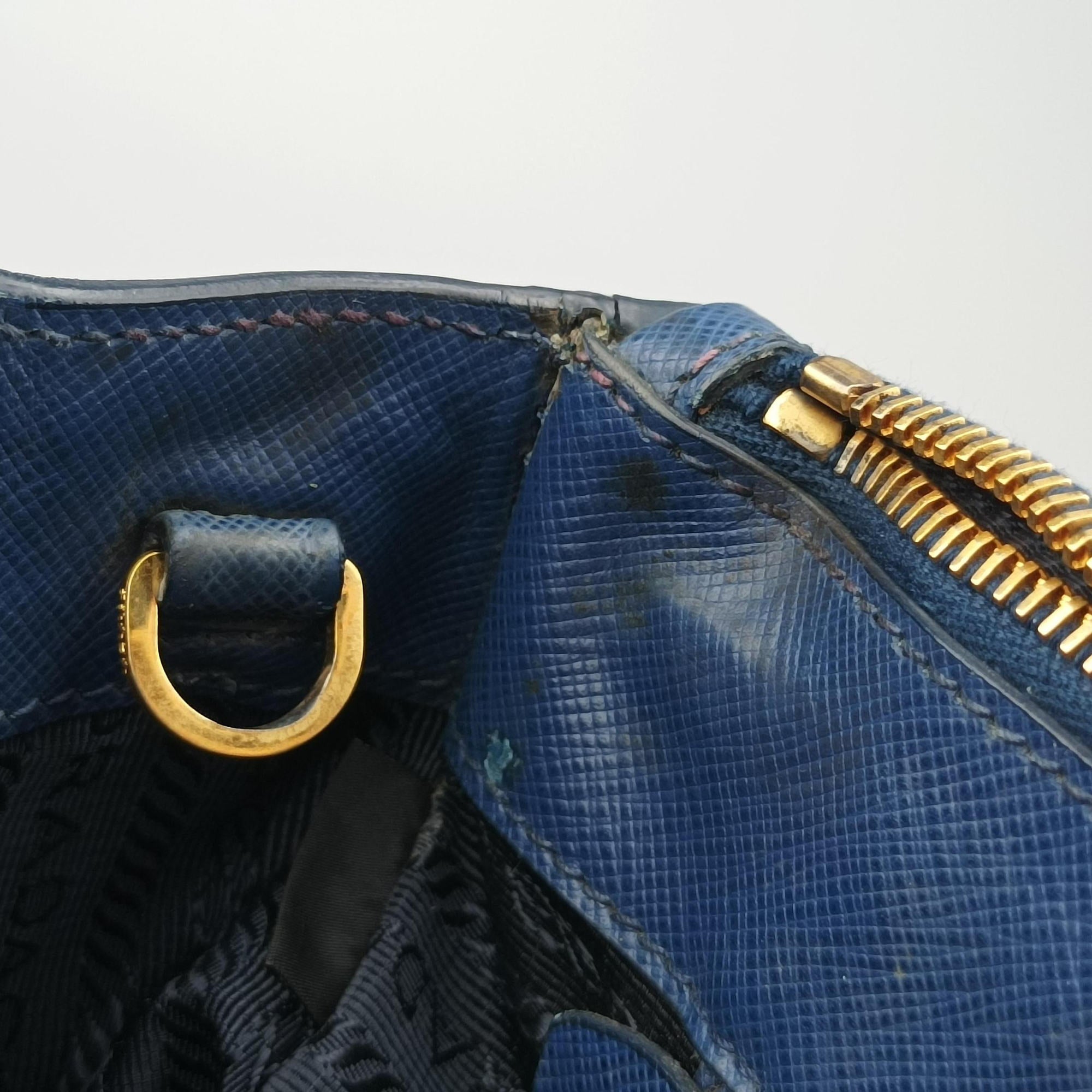Vintage Prada Galleria Blue SAFFIANO Leather BN2274 shoulderbag | stylenewstar