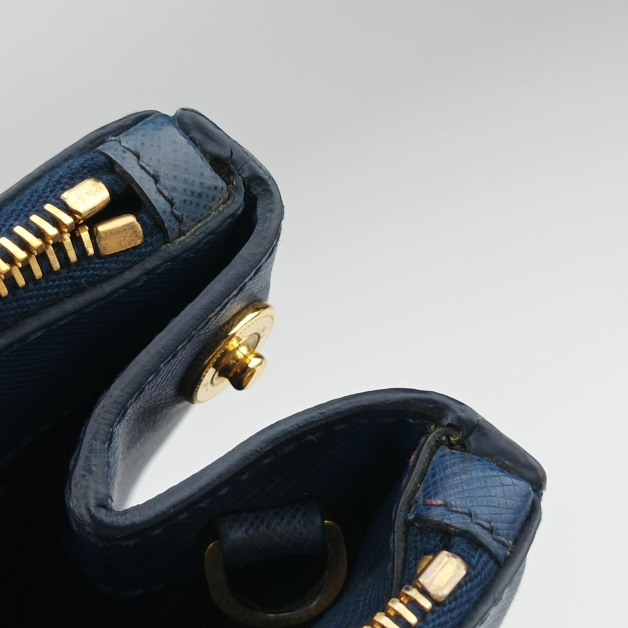 Vintage Prada Galleria Blue SAFFIANO Leather BN2274 shoulderbag | stylenewstar