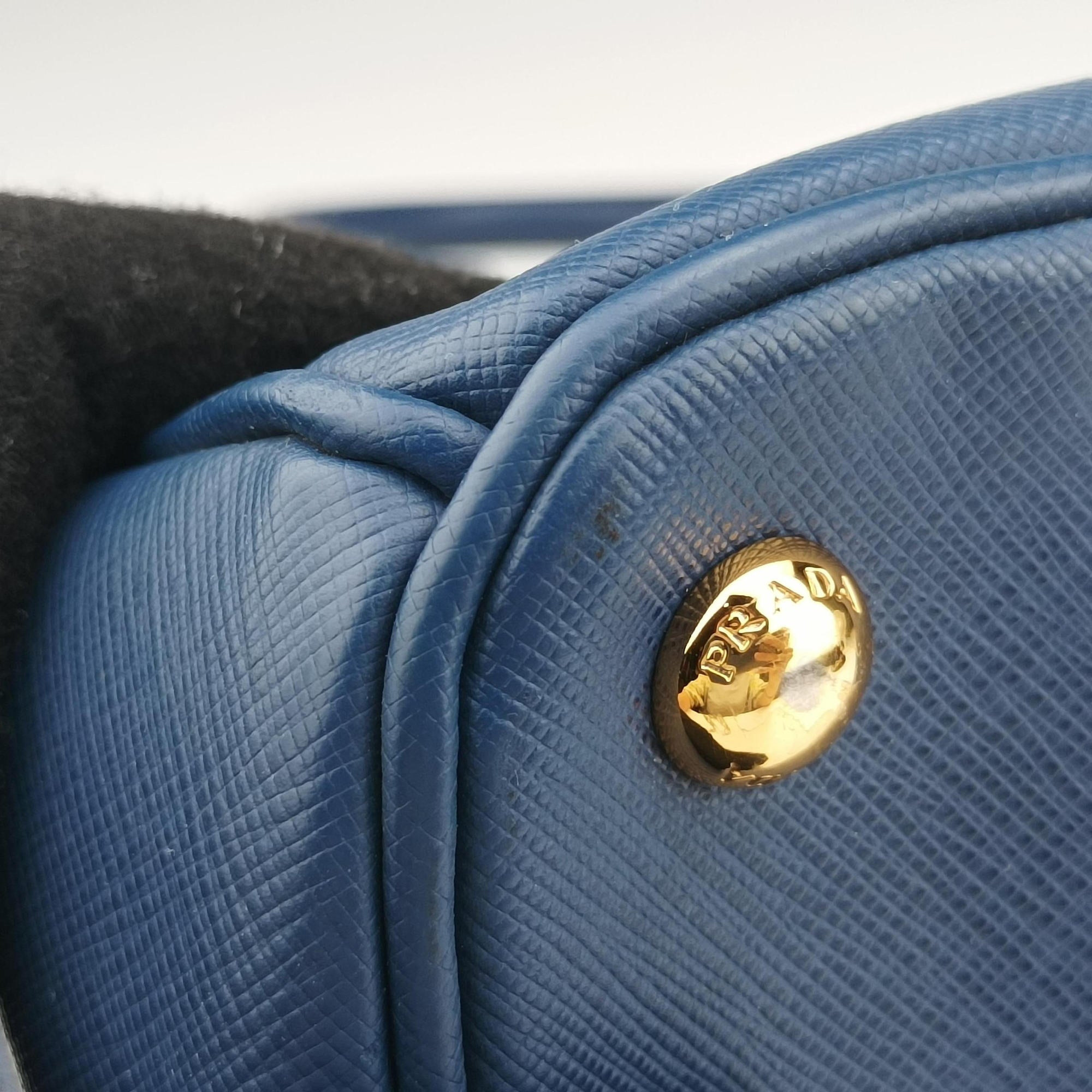 Vintage Prada Galleria Blue SAFFIANO Leather BN2274 shoulderbag | stylenewstar