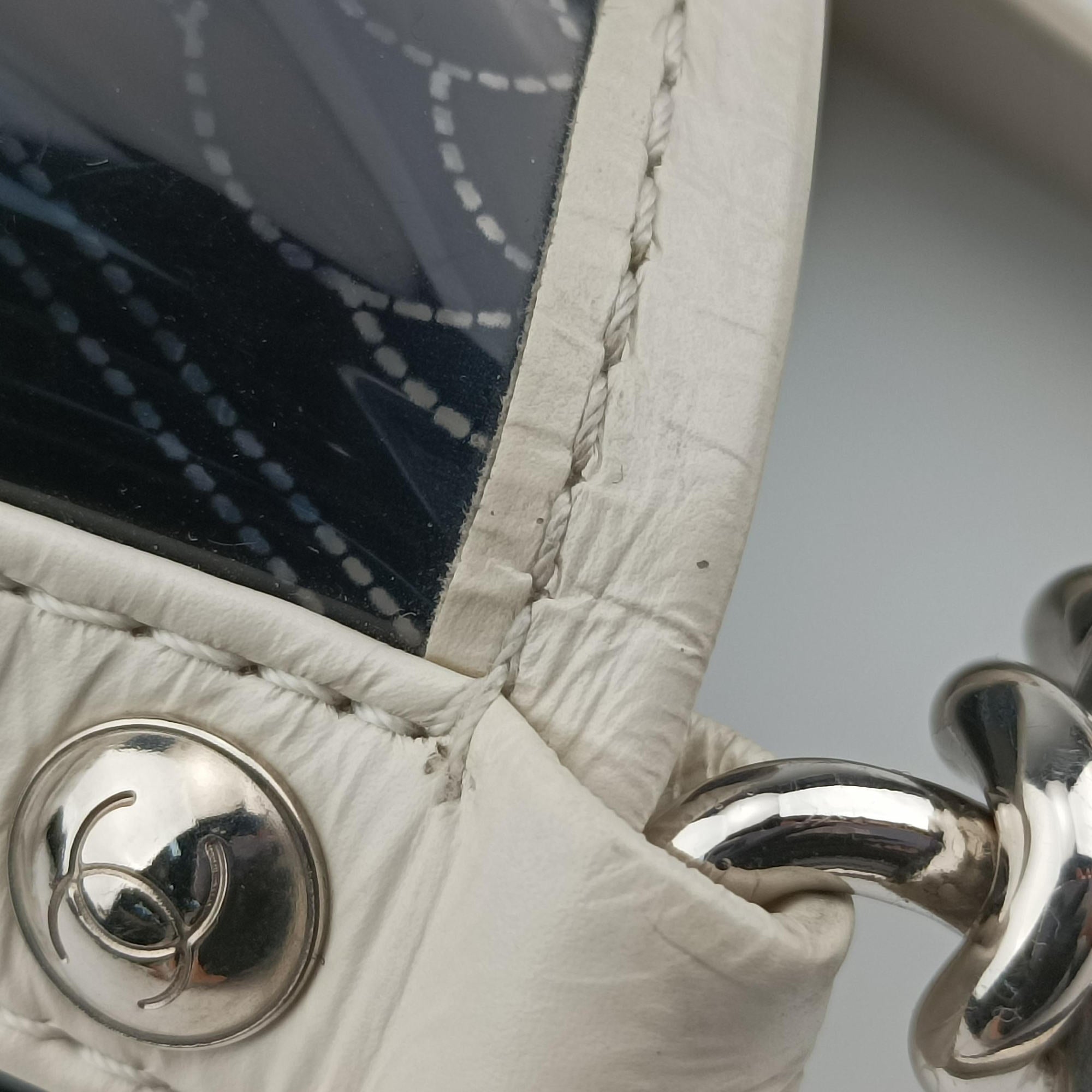 Pre-owned Chanel Camellia Coco Bucket Black×white Leather×PVC coated canvas A57636 shoulderbag | stylenewstar